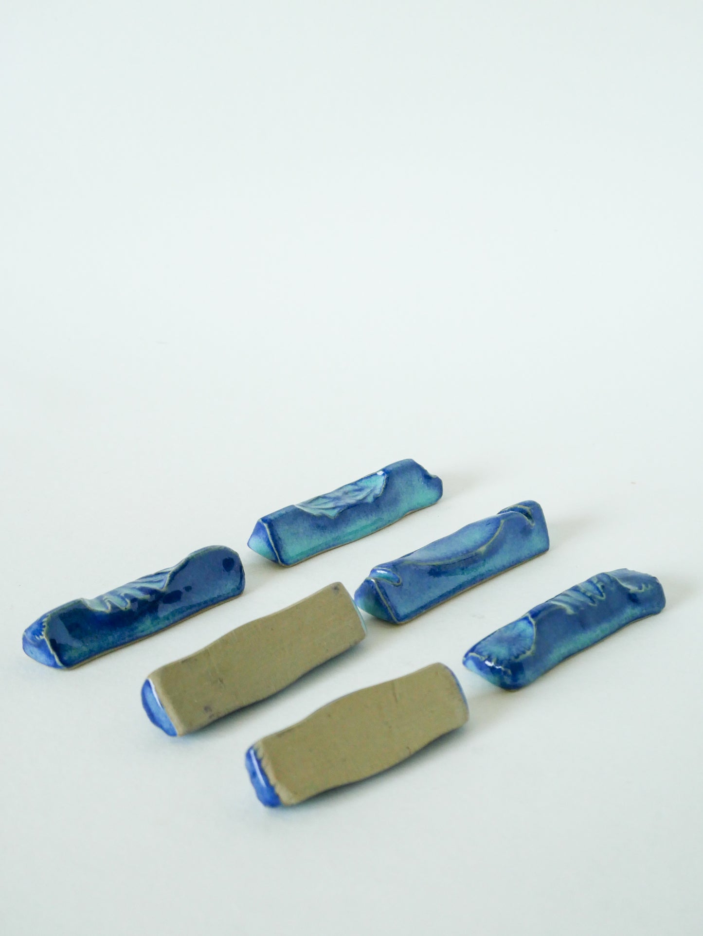 Ensemble de 6 porte-couteaux en céramique, fabrication artisanale, Bleu, 1970