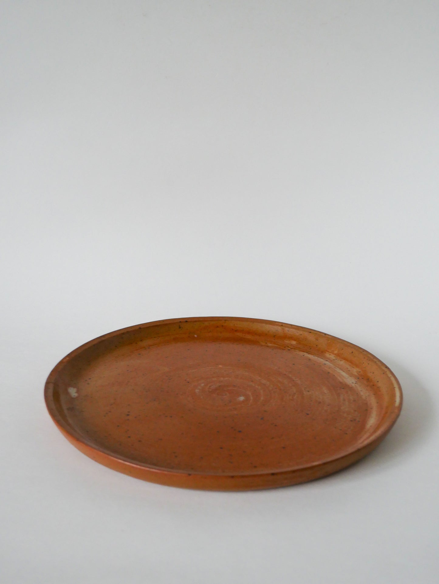 Plat rond en grès vernissé, 1970