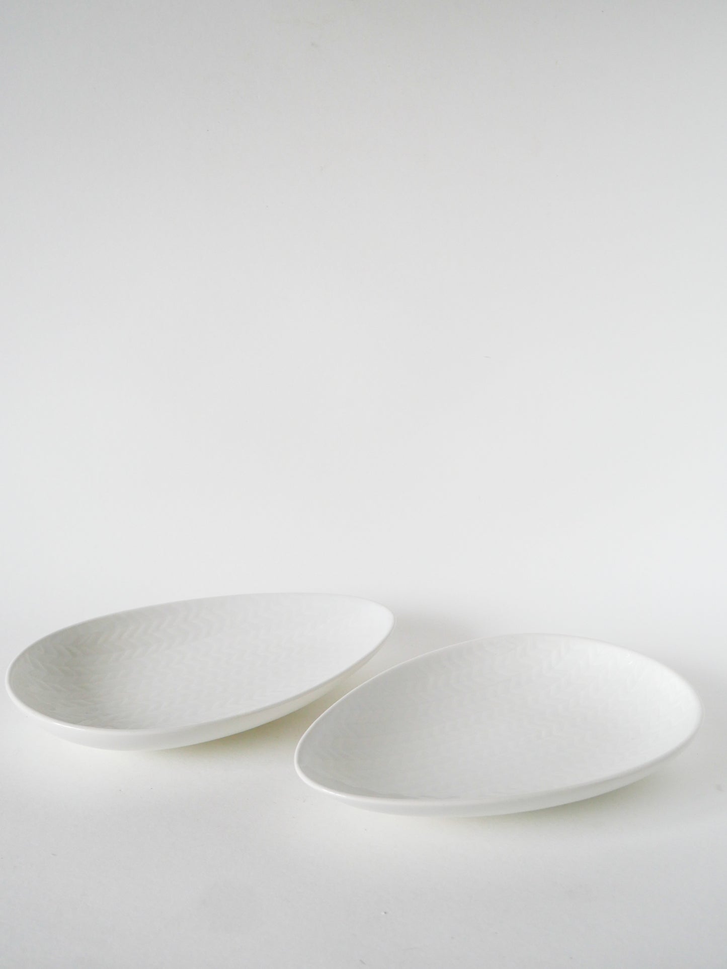 Paire de plats de présentation Salins, Forme Libre, Blanc, Design, 1960