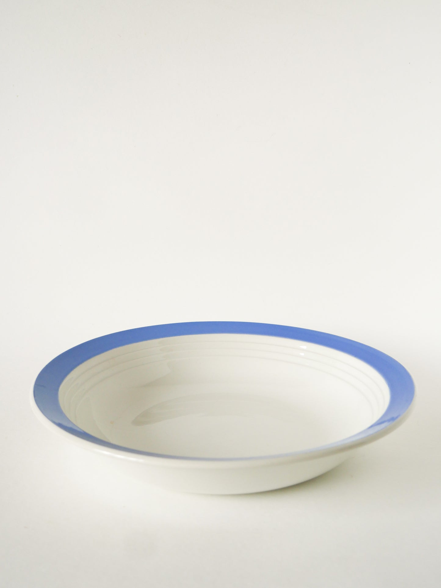 Plat creux St Amand Céranord, modèle Biec, Liseré Bleu Ciel, 1960