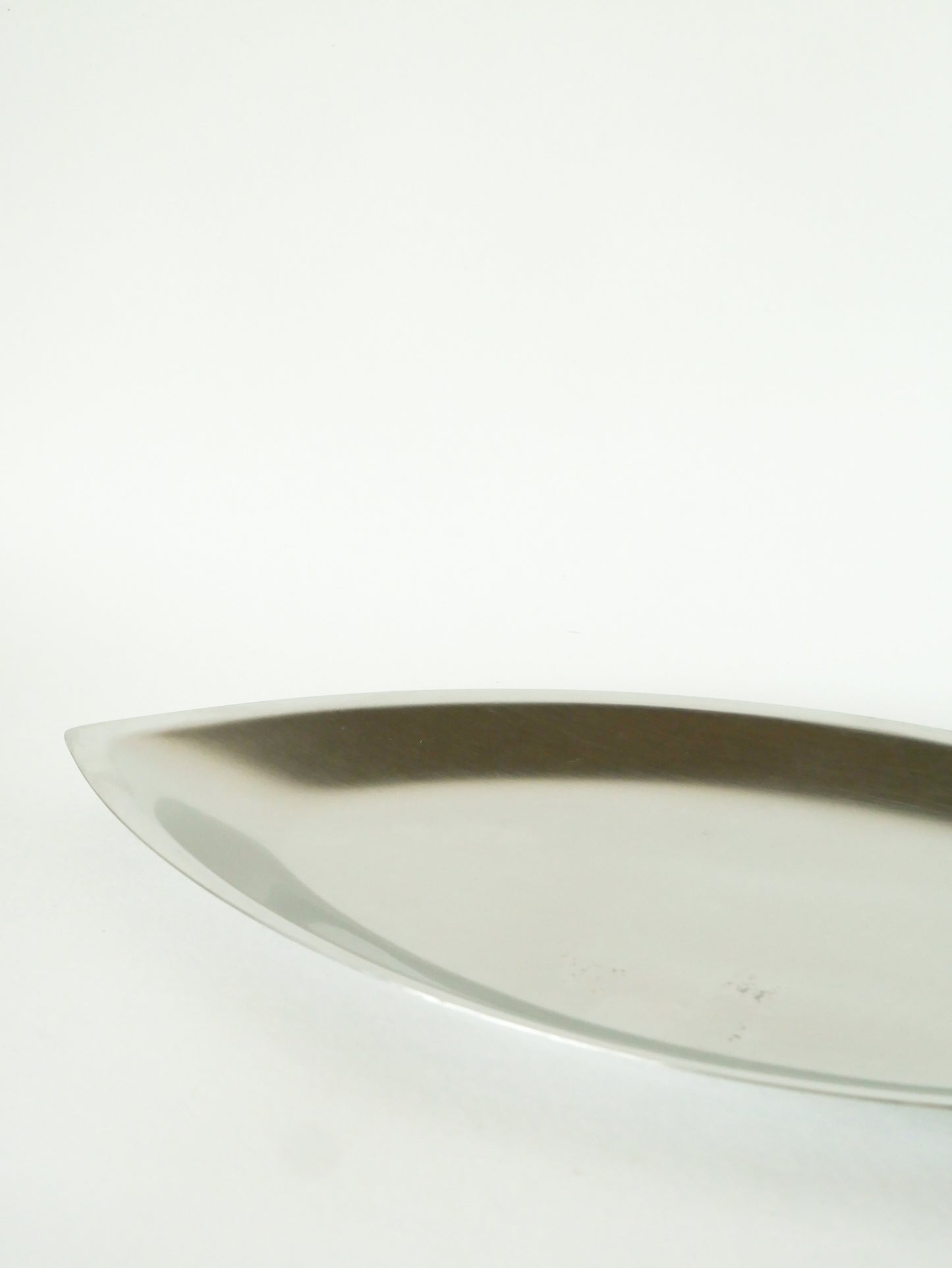 Très grand plat en inox oval, Design, 1970