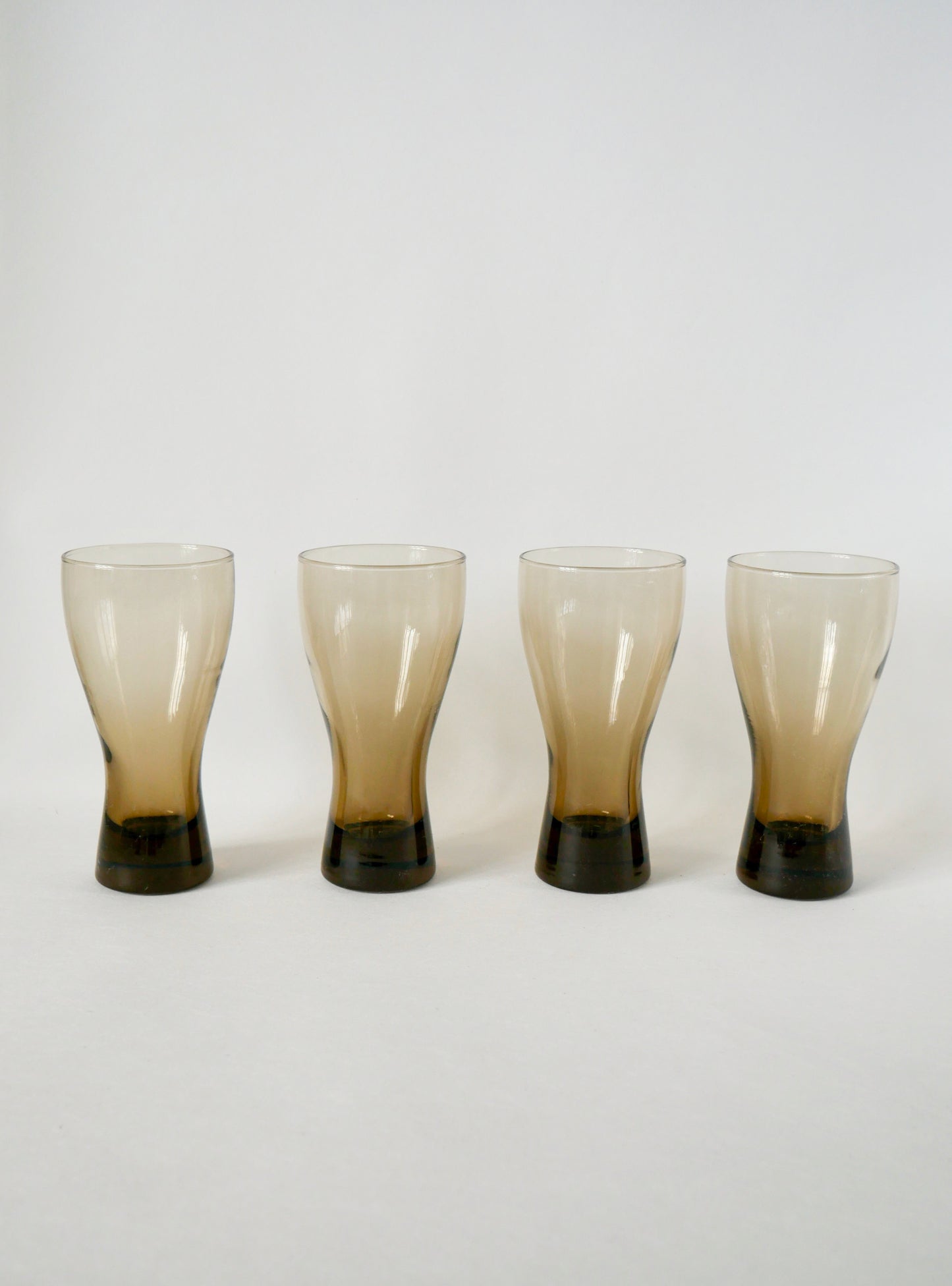 Lot de 4 verres à en verre fumé et fond épais, 1970