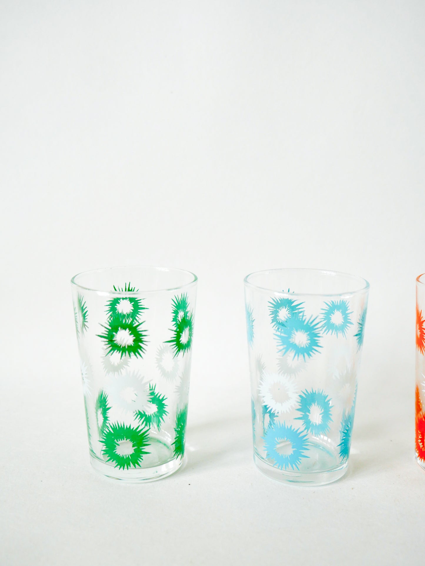 Lot de 4 verres à liqueur design colorés, 1970