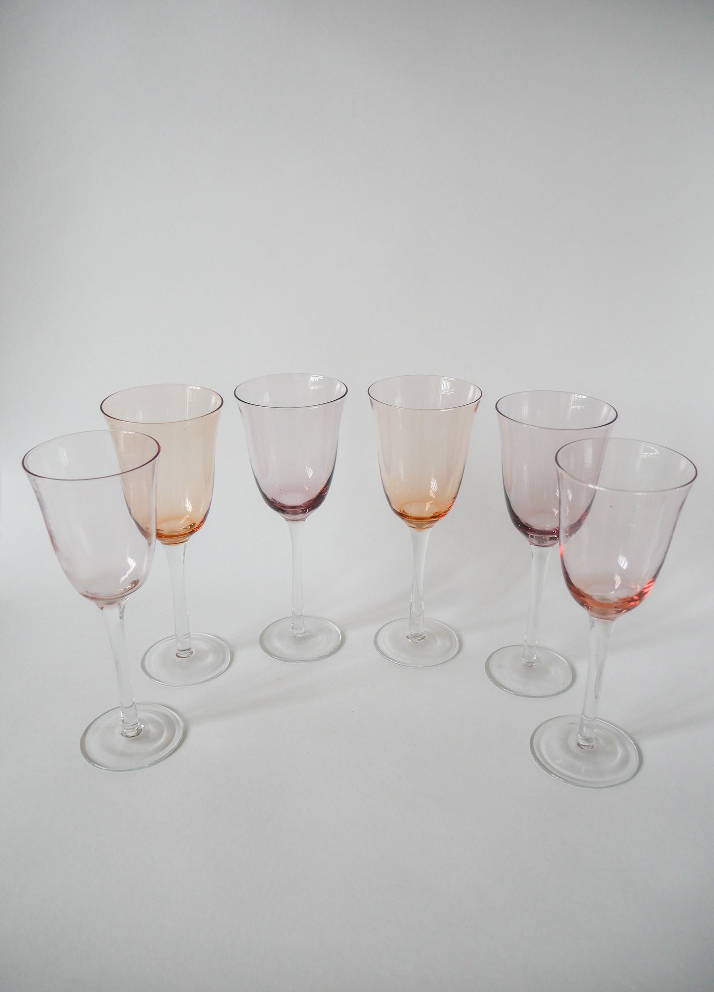 Lot de 6 grands verres à vin colorés rose et lilas 1970