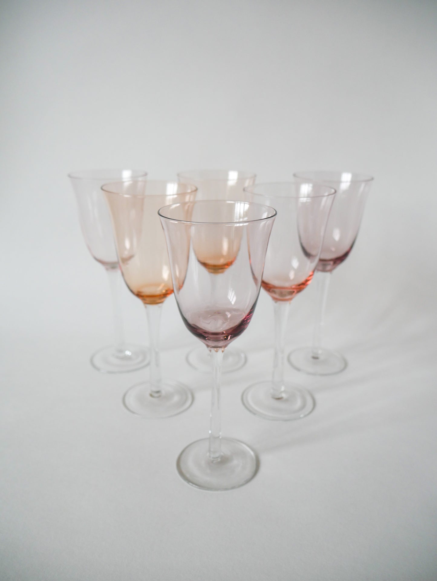 Lot de 6 grands verres à vin colorés rose et lilas 1970