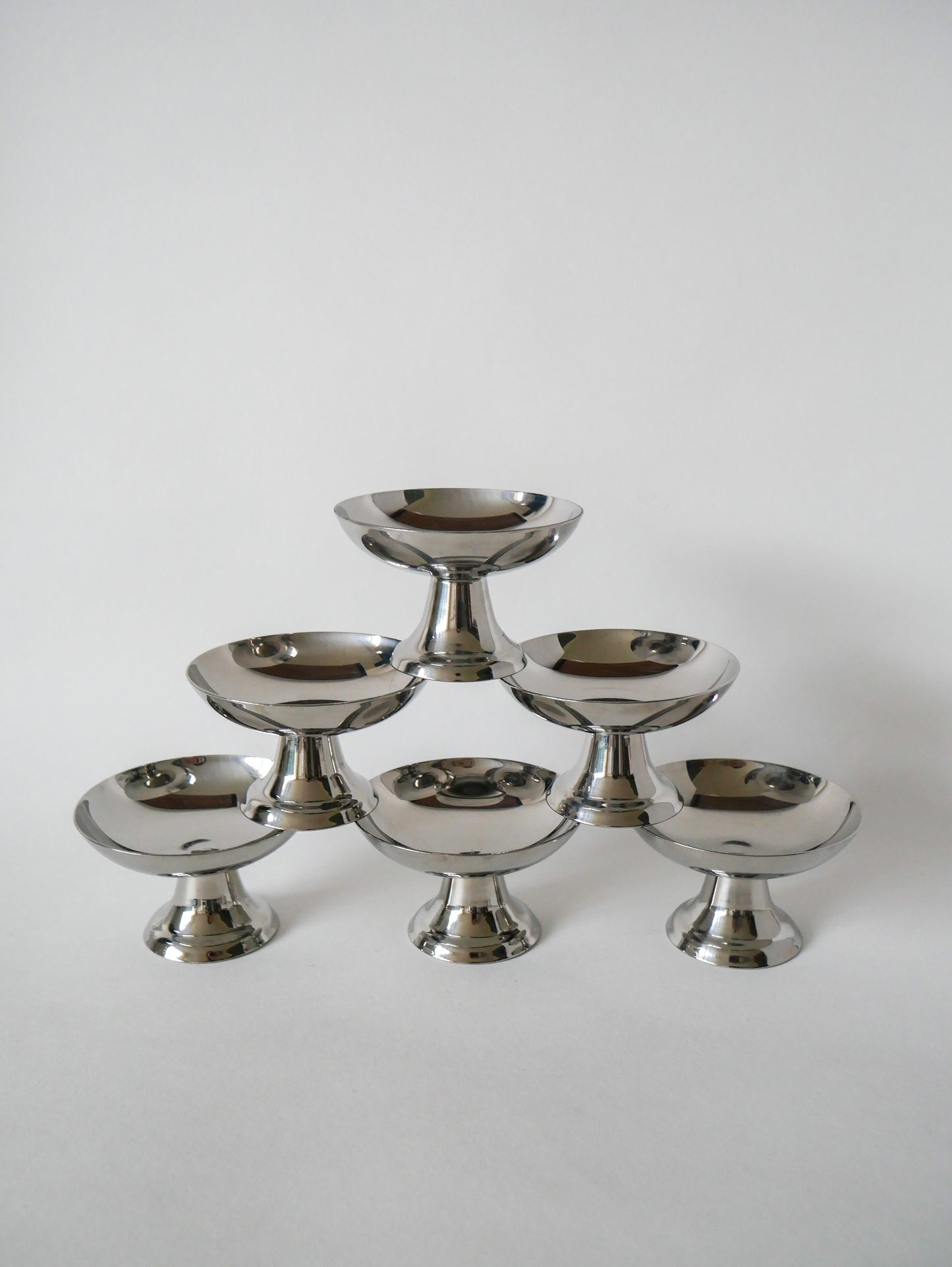 Lot de 6 coupes design en inox 1970 6 x 9.5 cm