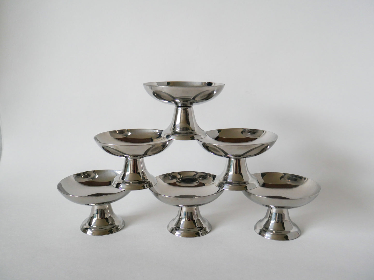 Lot de 6 coupes design en inox 1970 6 x 9.5 cm