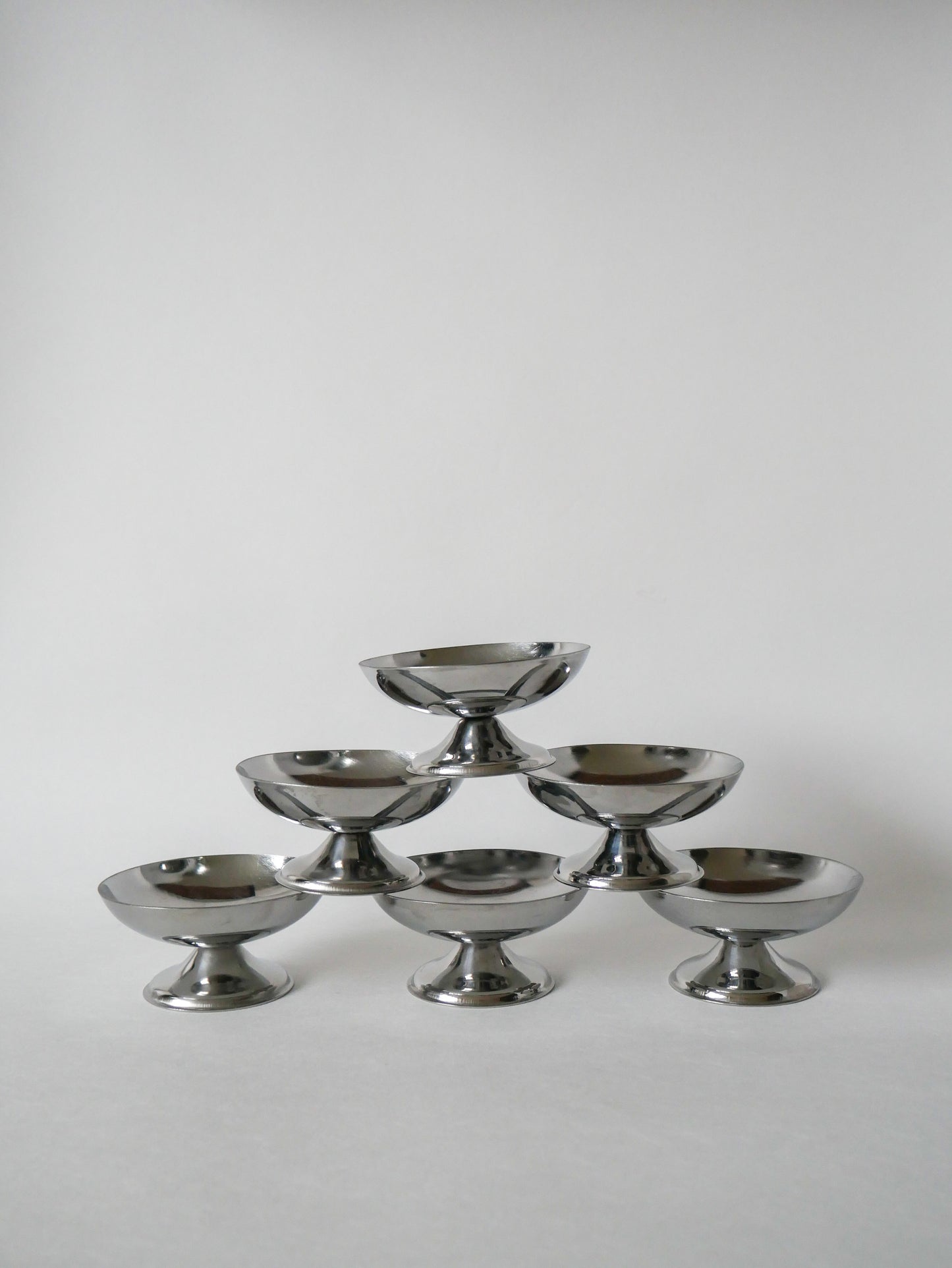 Lot de 6 coupes design en inox 1970 9 x 5 cm