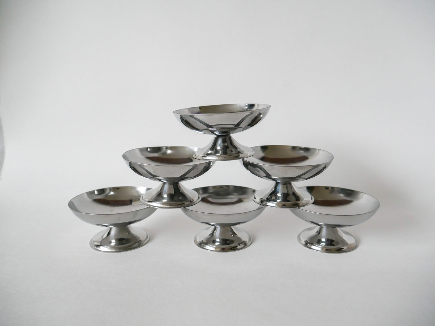 Lot de 6 coupes design en inox 1970 9 x 5 cm