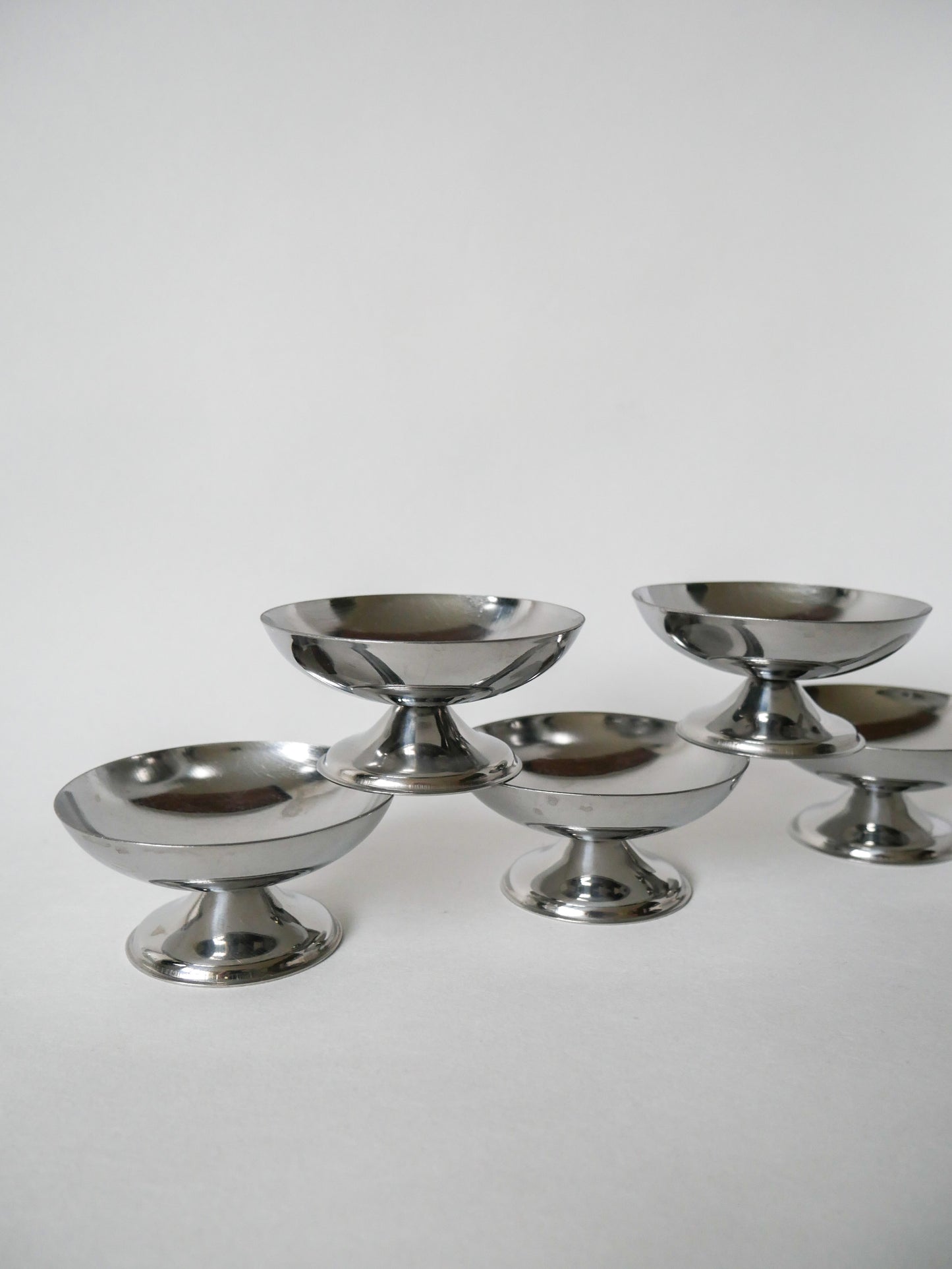 Lot de 5 coupes design en inox 1970 9 x 5 cm