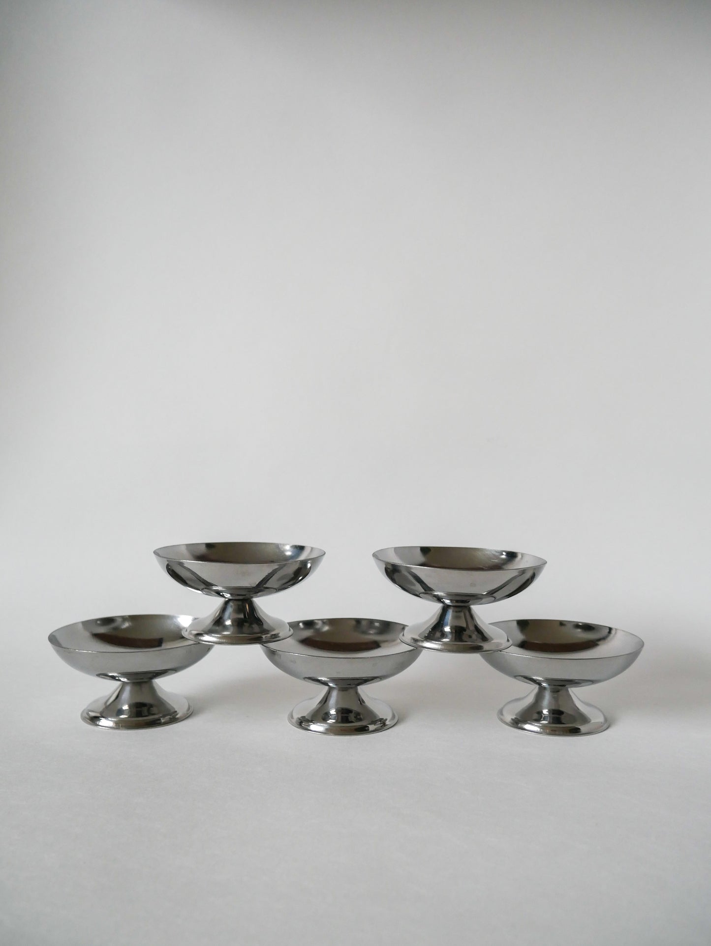 Lot de 5 coupes design en inox 1970 9 x 5 cm