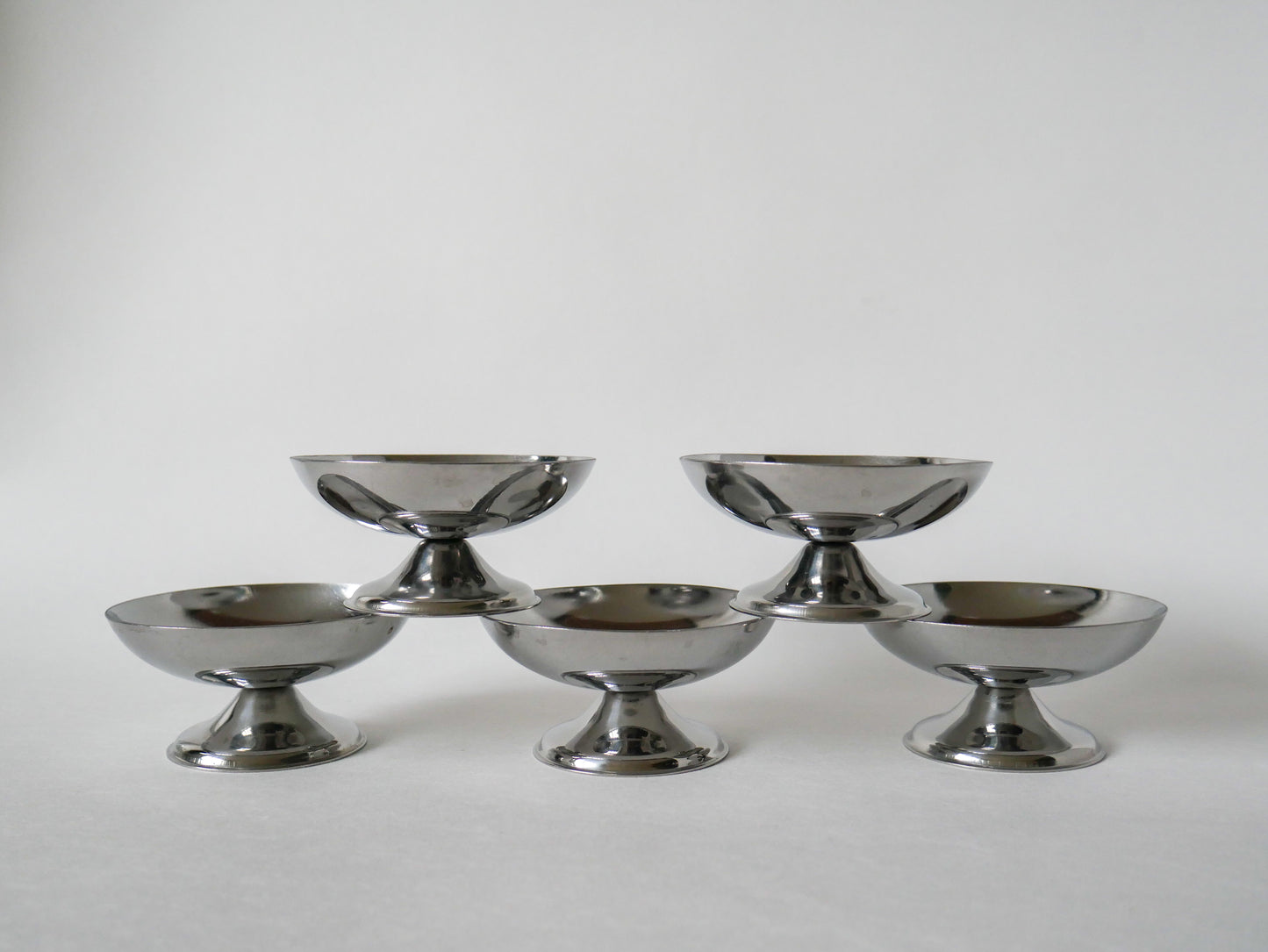 Lot de 5 coupes design en inox 1970 9 x 5 cm