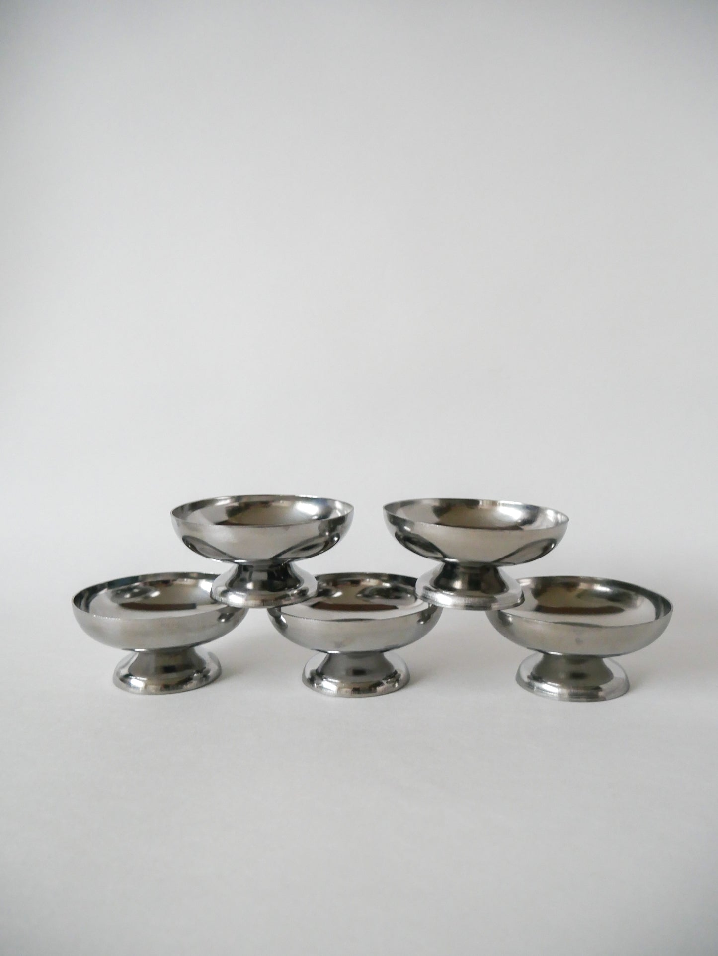 Lot de 5 petites coupes design en inox 1970 9 x 4 cm