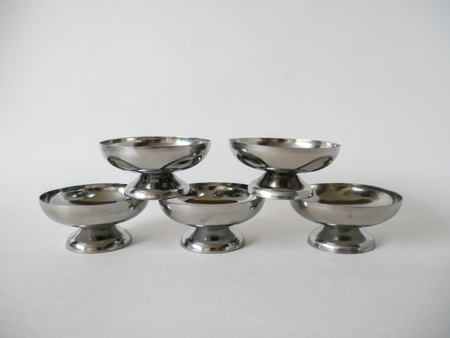 Lot de 5 petites coupes design en inox 1970 9 x 4 cm