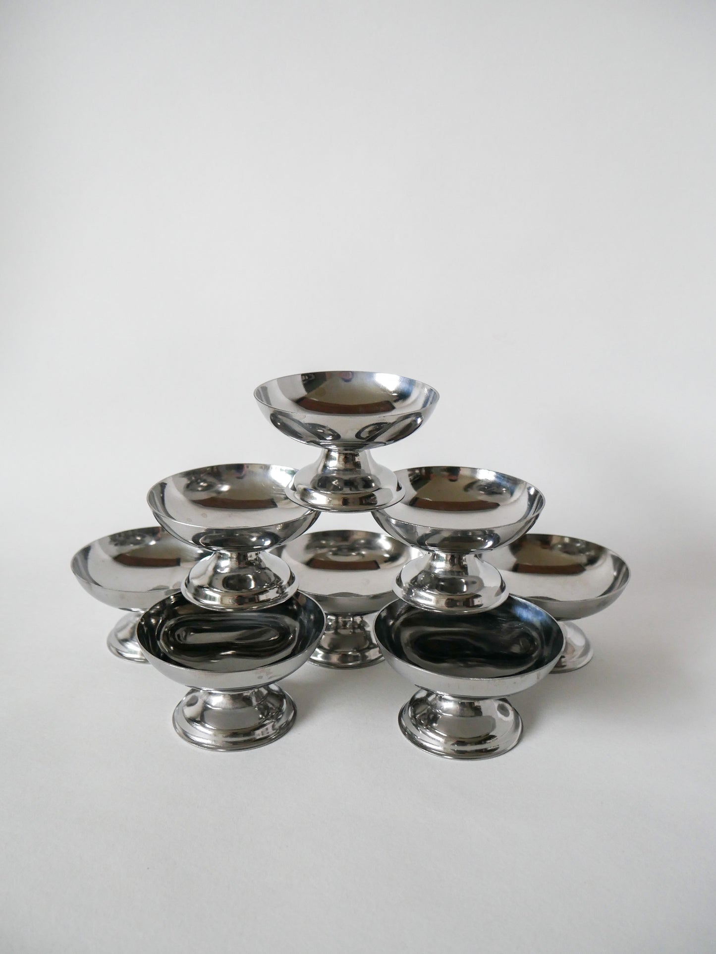 Lot de 8 coupes design en inox 1970