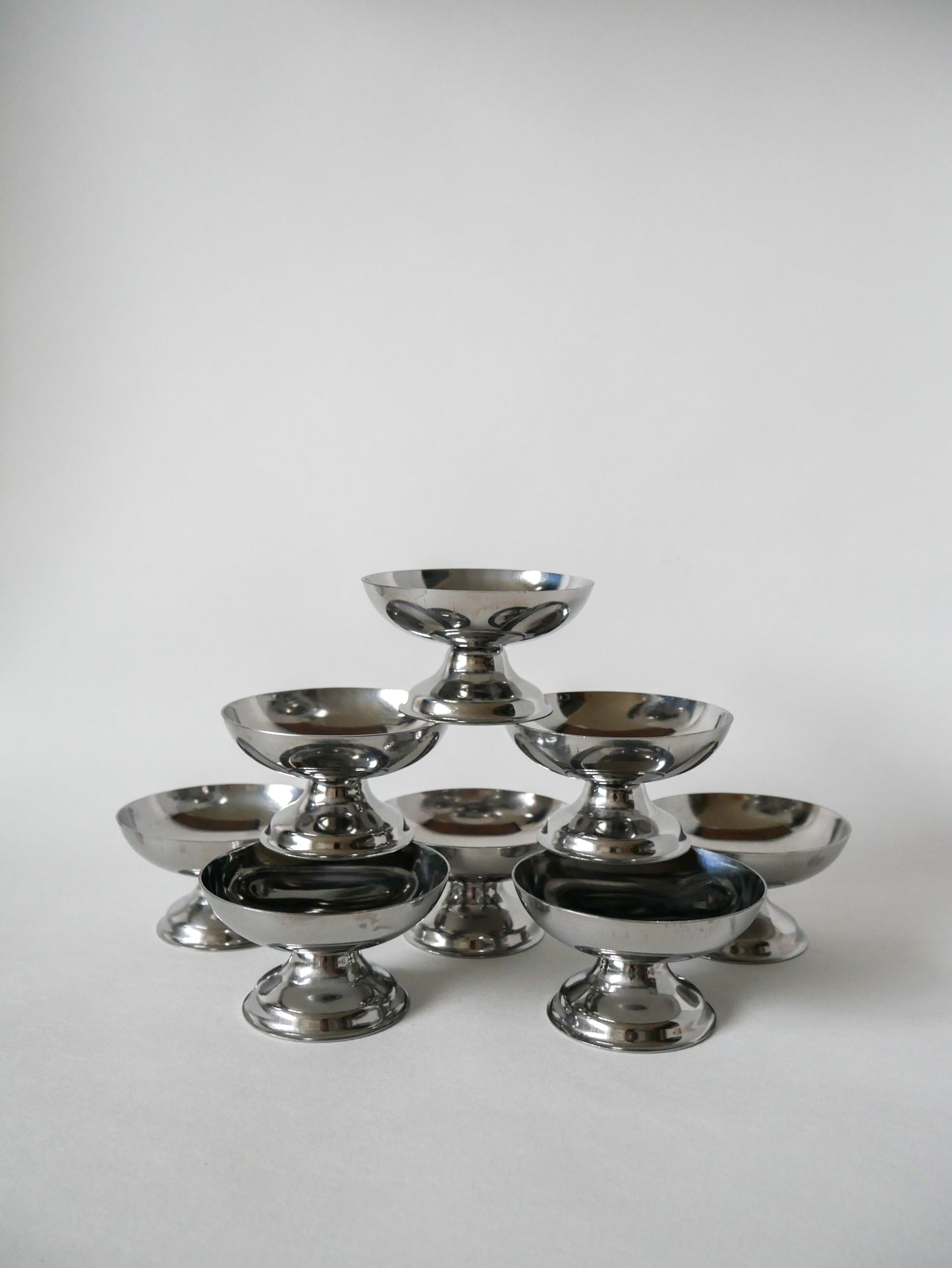 Lot de 8 coupes design en inox 1970