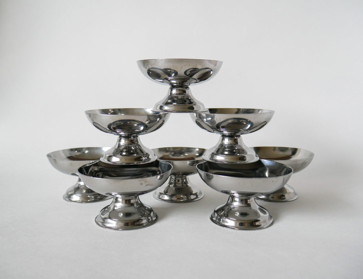 Lot de 8 coupes design en inox 1970