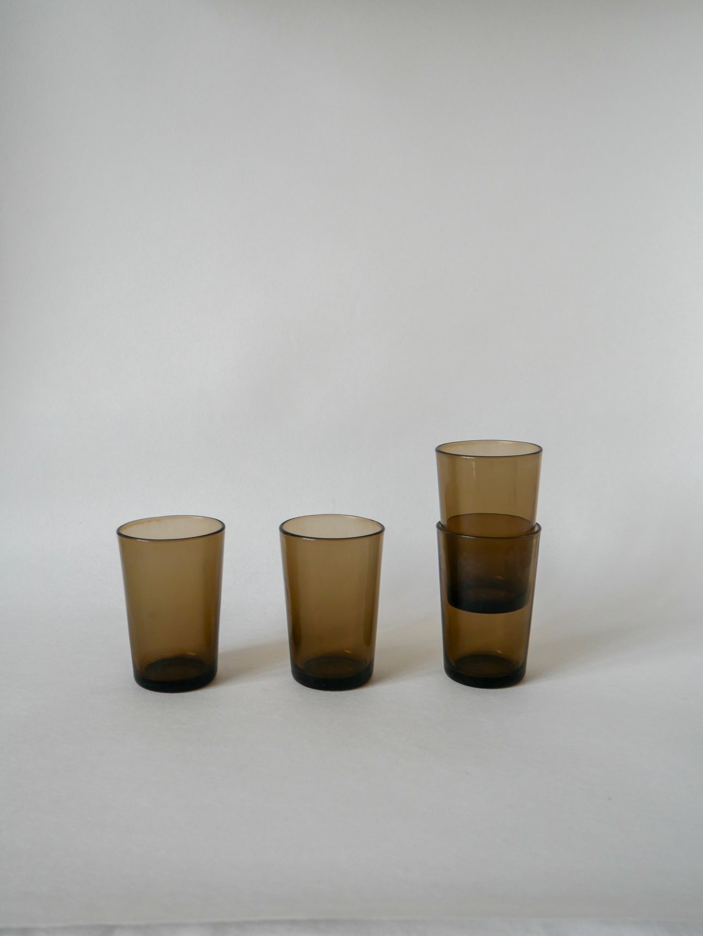 Lot de 4 verres à eau en verre fumé Made in France 1970