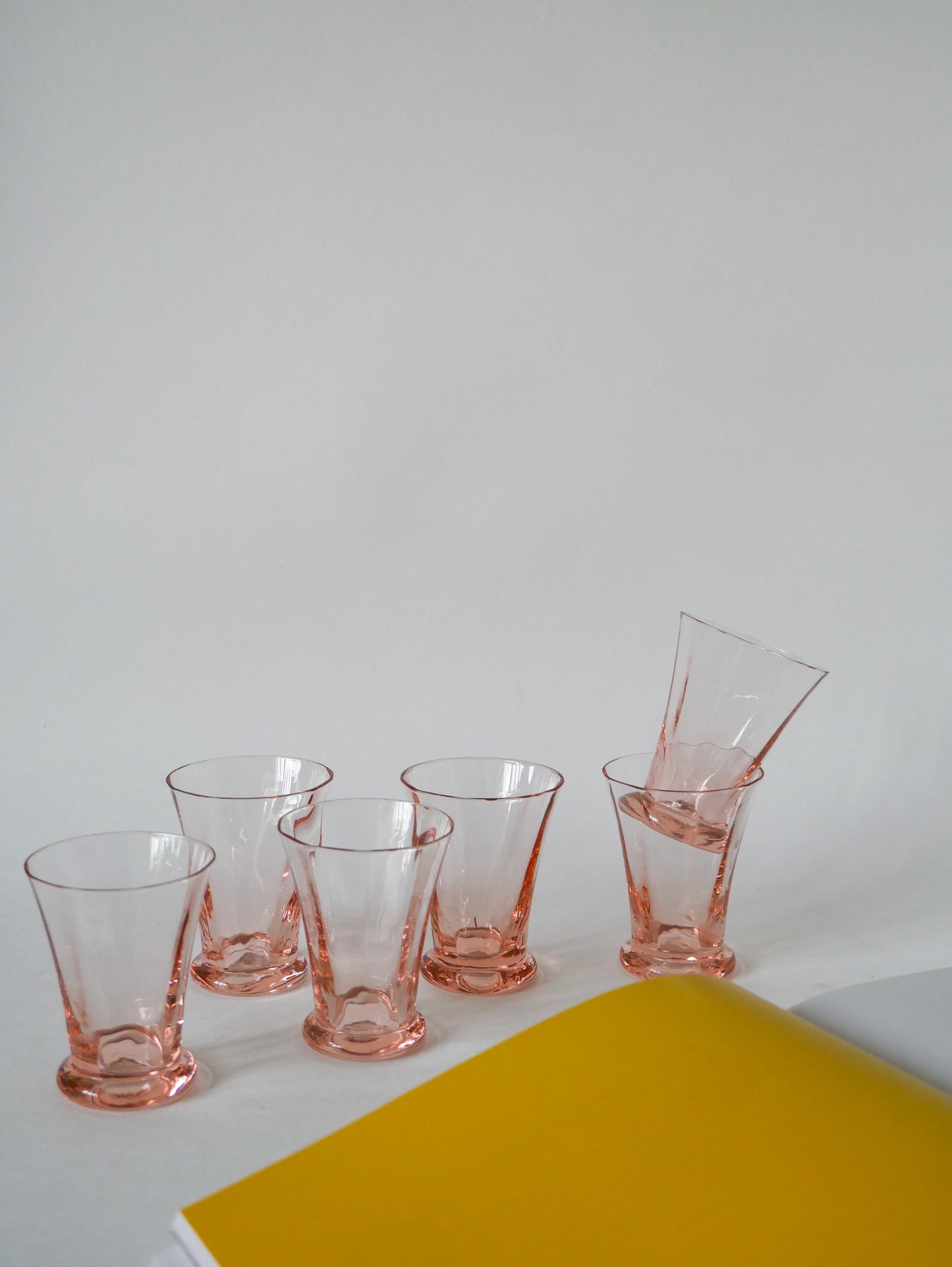 Lot de 6 verres à liqueur rose art déco 1970