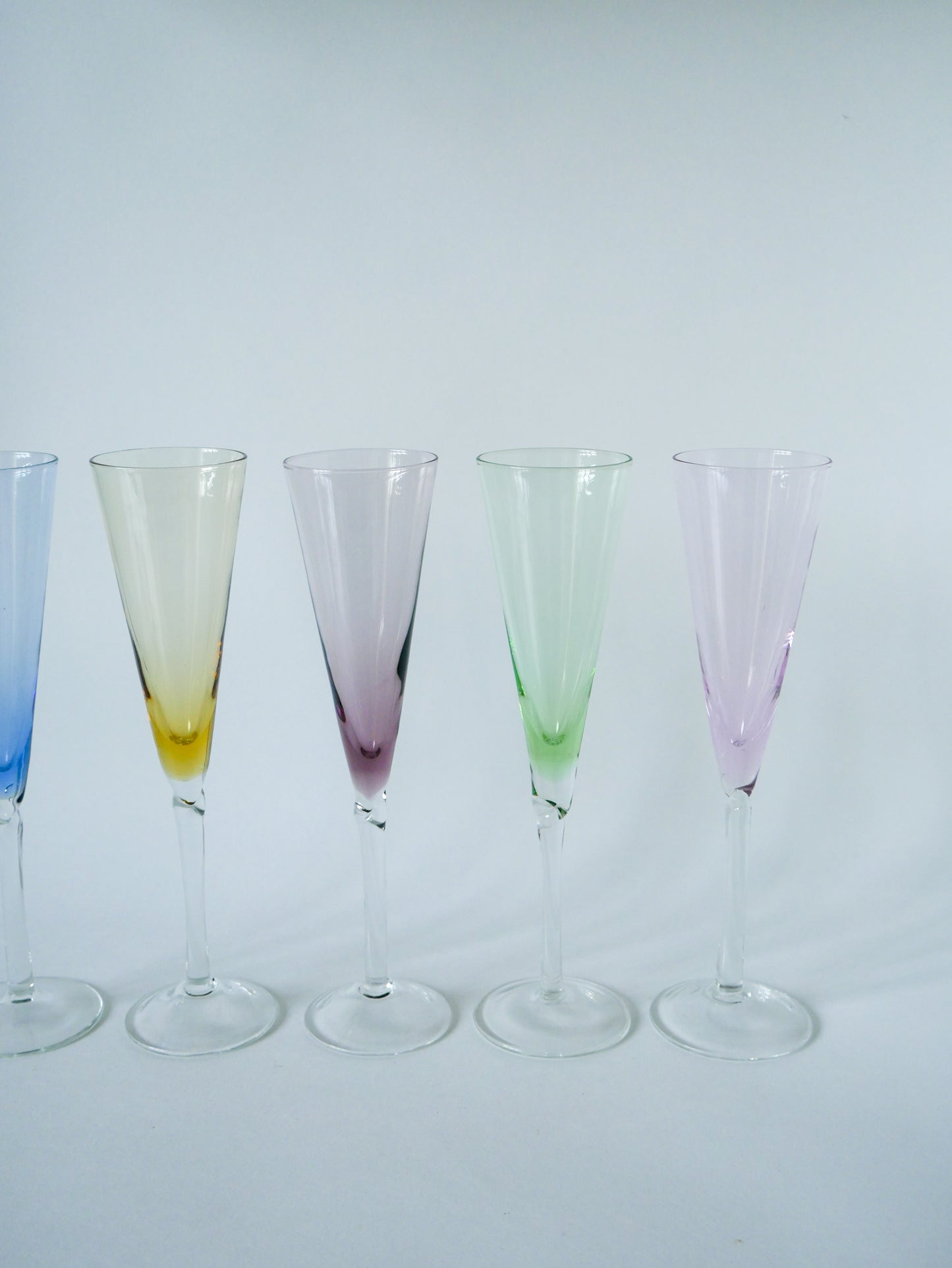 Lot de 5 flûtes à champagne en verre coloré Design 1970