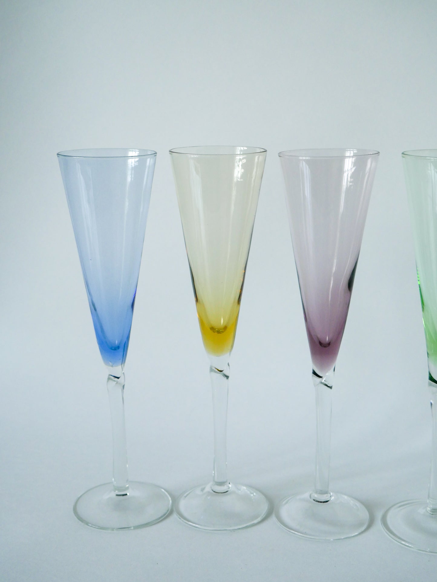 Lot de 5 flûtes à champagne en verre coloré Design 1970