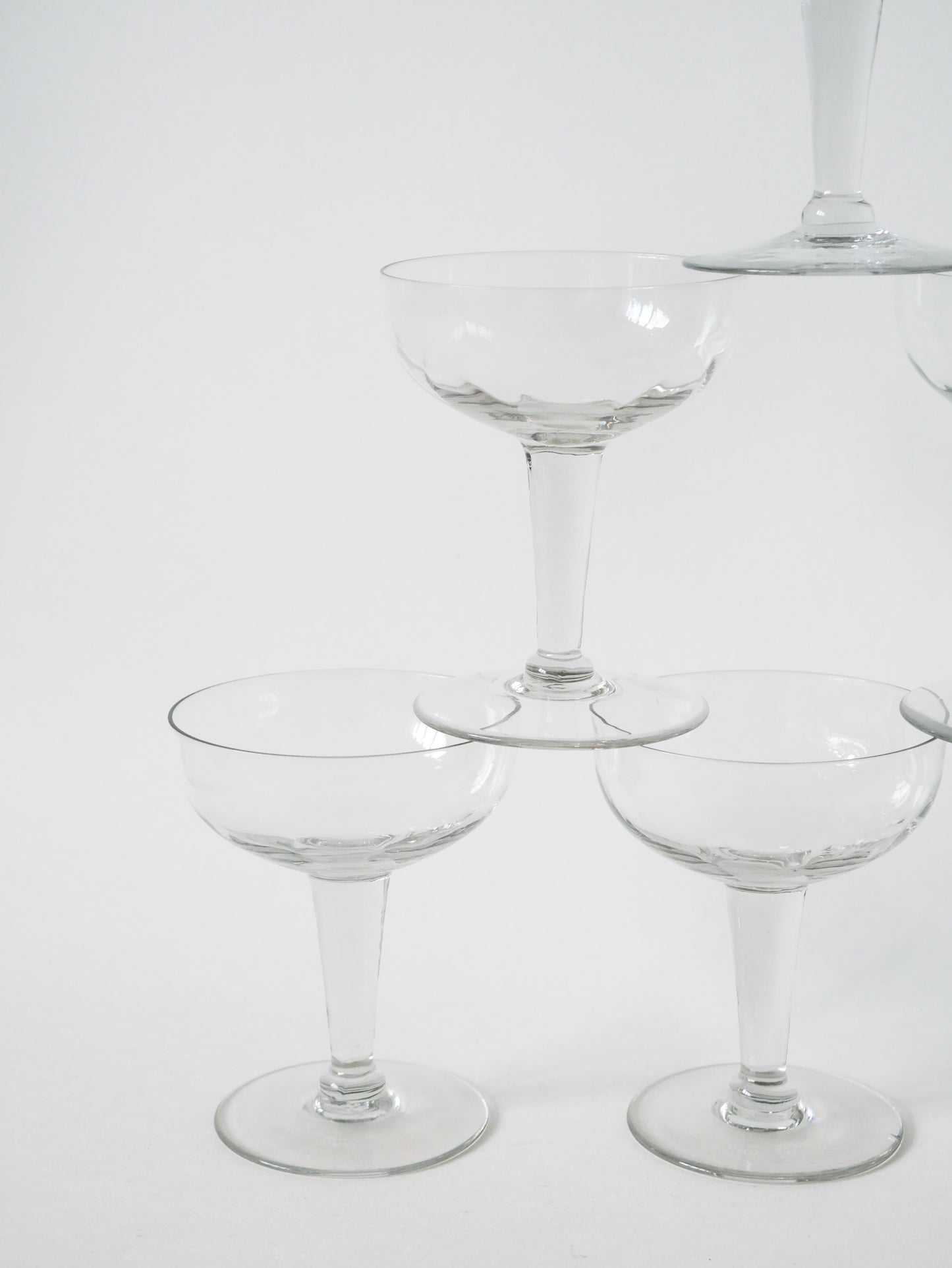 Lot de 6 grandes coupes à champagne en cristal facetté, 1930, 11 X 9 cm