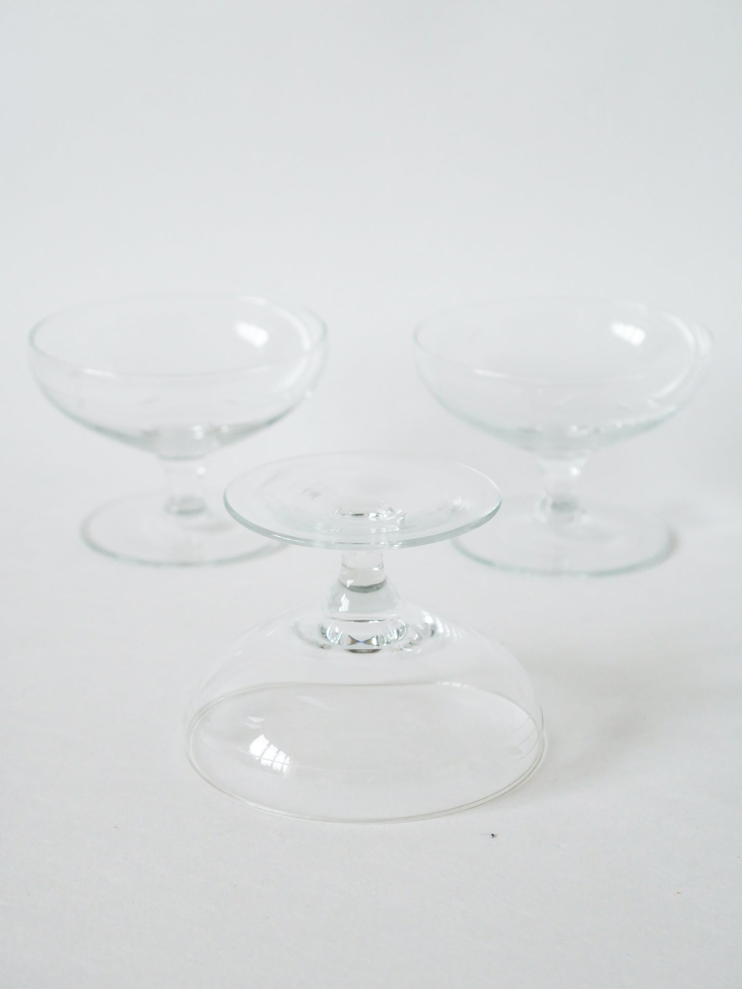 Lot de 5 coupes à champagne en cristal gravé 1950 9 X 6.5 cm