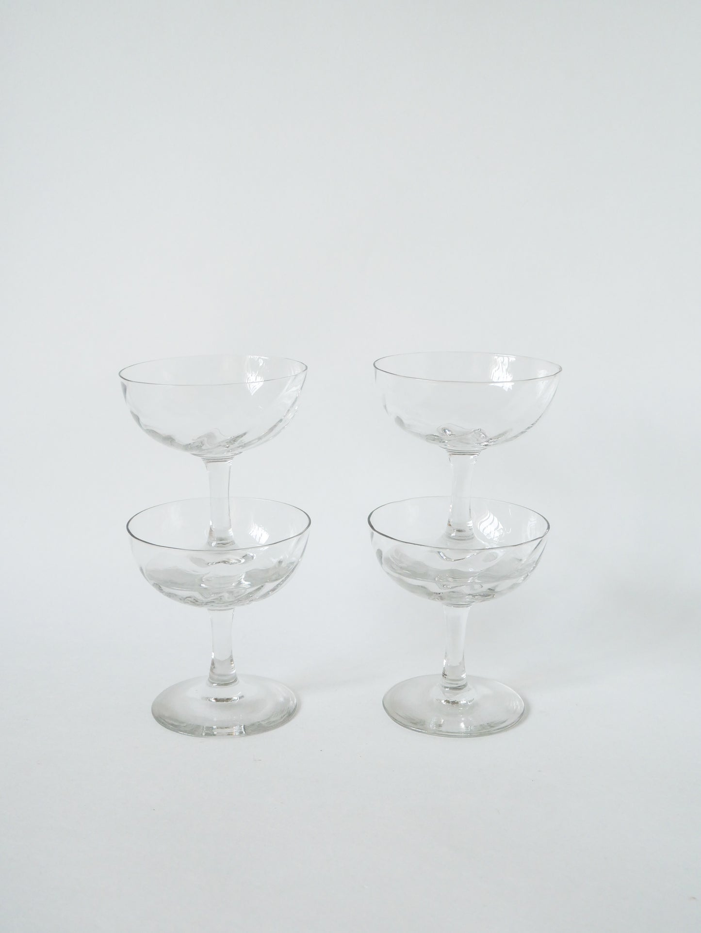 Lot de 4 coupes à champagne en cristal facetté, 1930, 10 X 9.5 cm