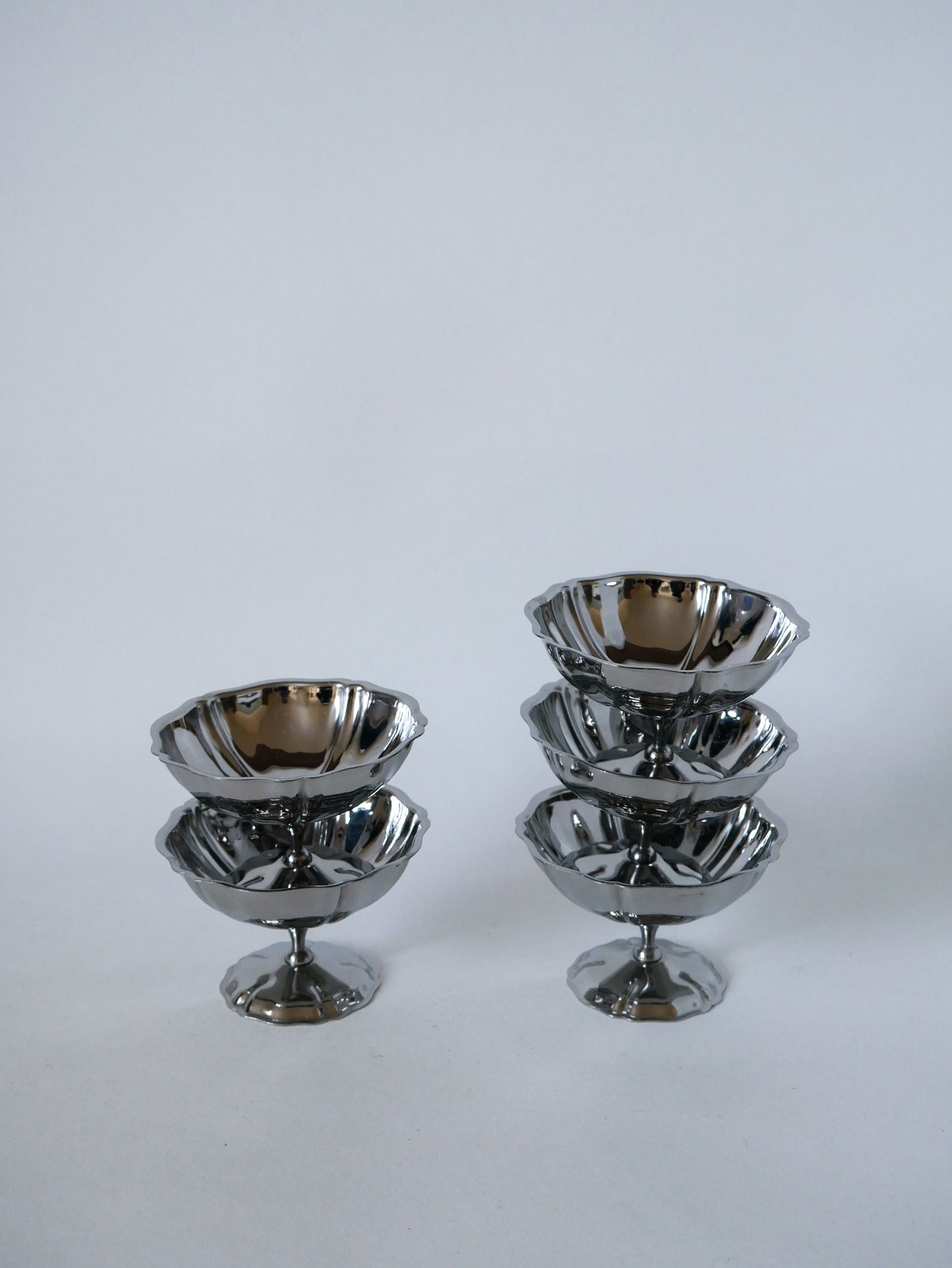 Lot de 5 coupes à champagne en inox travaillées 1970 9 X 6 cm