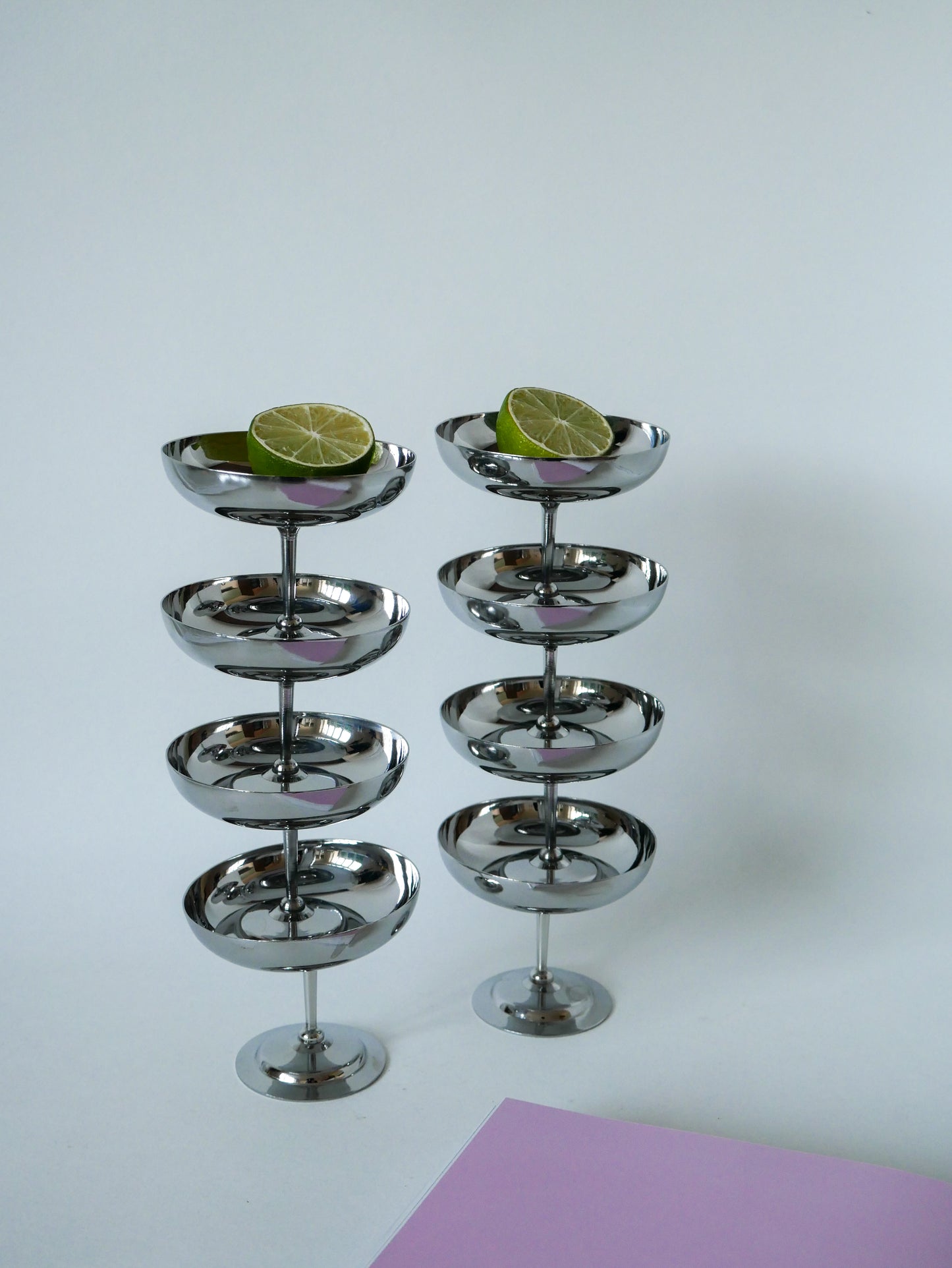 Lot de 8 coupes à champagne en inox à pieds fin Design 1970