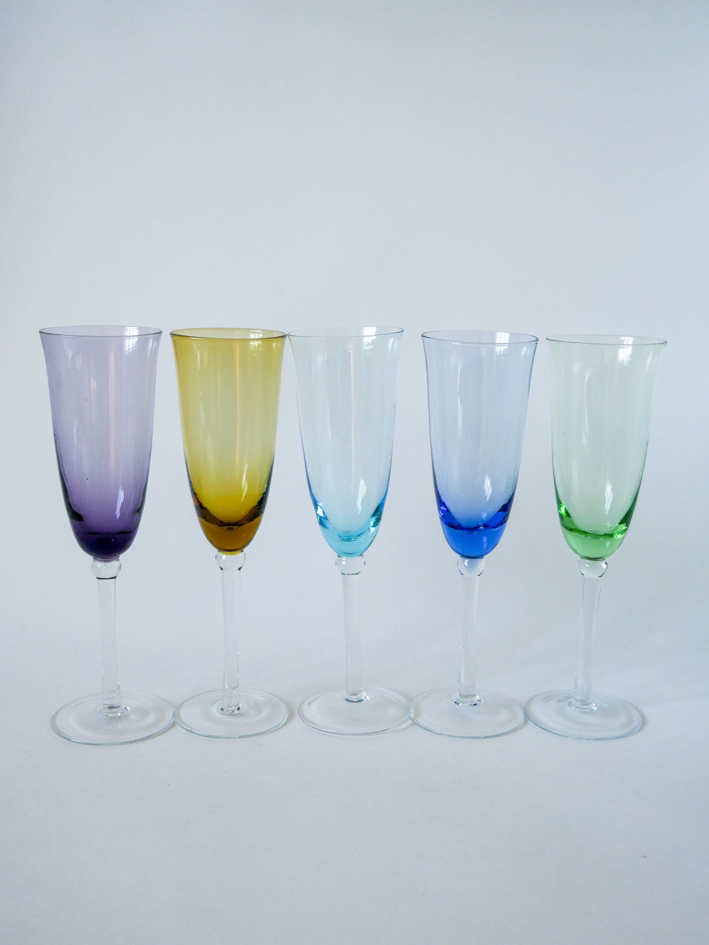 Ensemble de 5 flûtes en verre coloré multicolores 1970