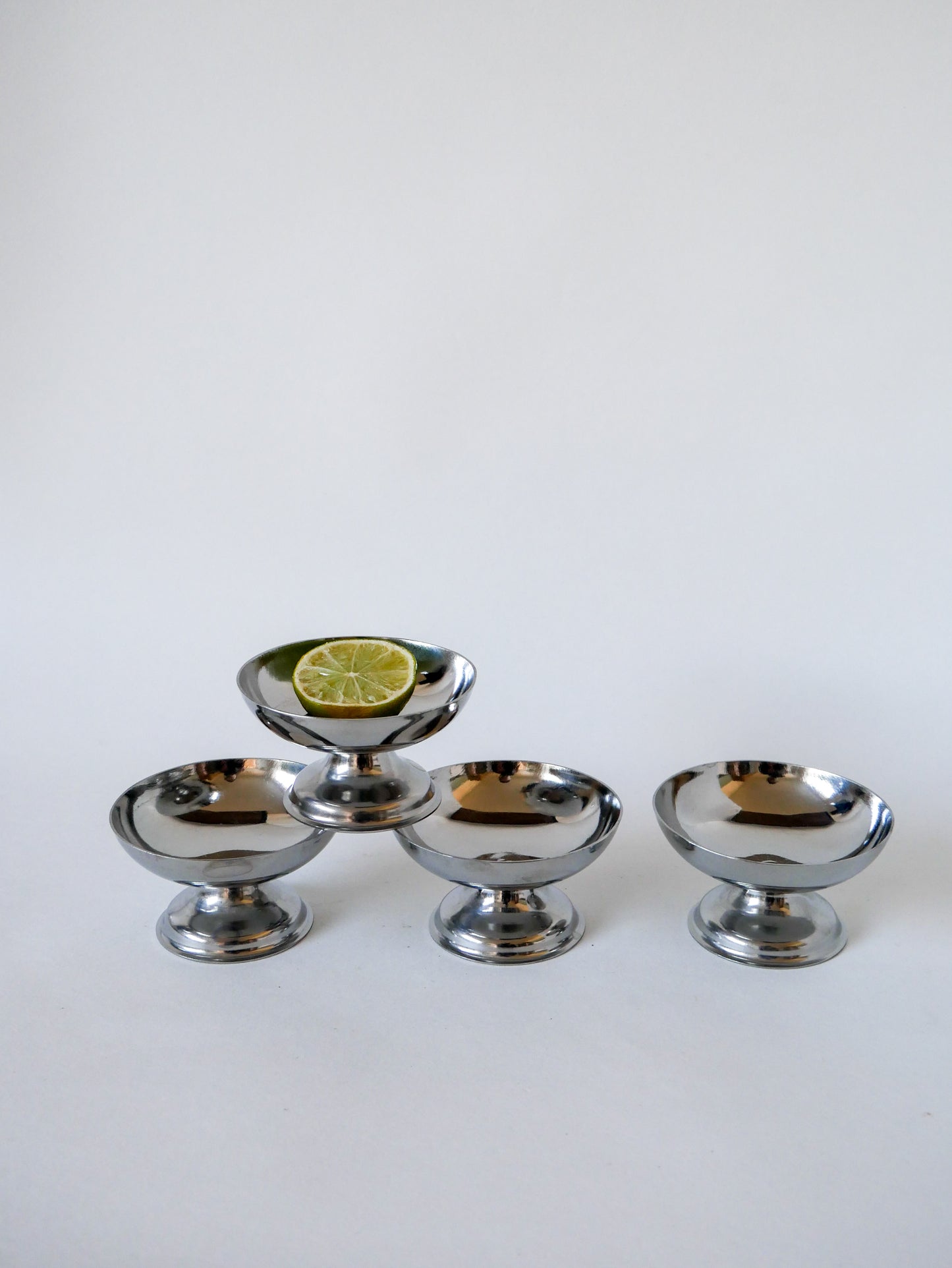 Lot de 4 coupes en inox basses 1970 9 X 5 cm