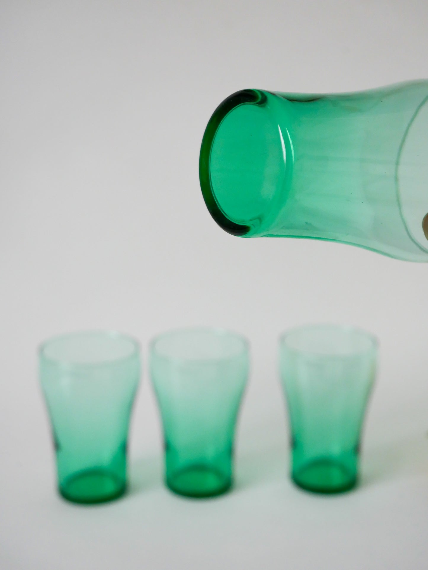 Lot de 4 verres en verre vert 1970