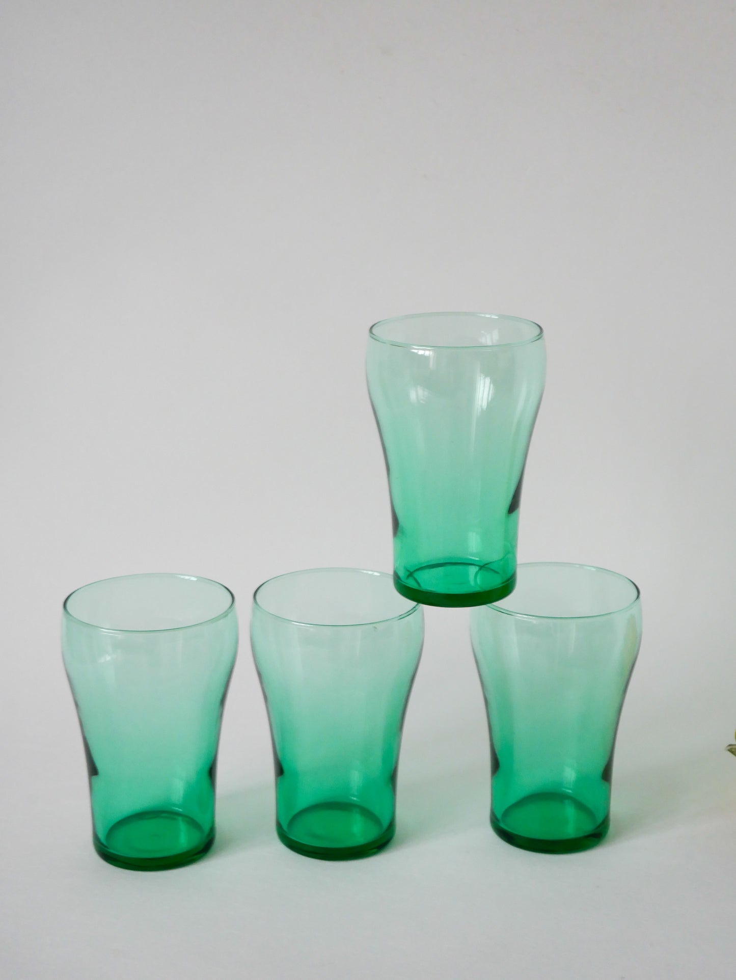 Lot de 4 verres en verre vert 1970