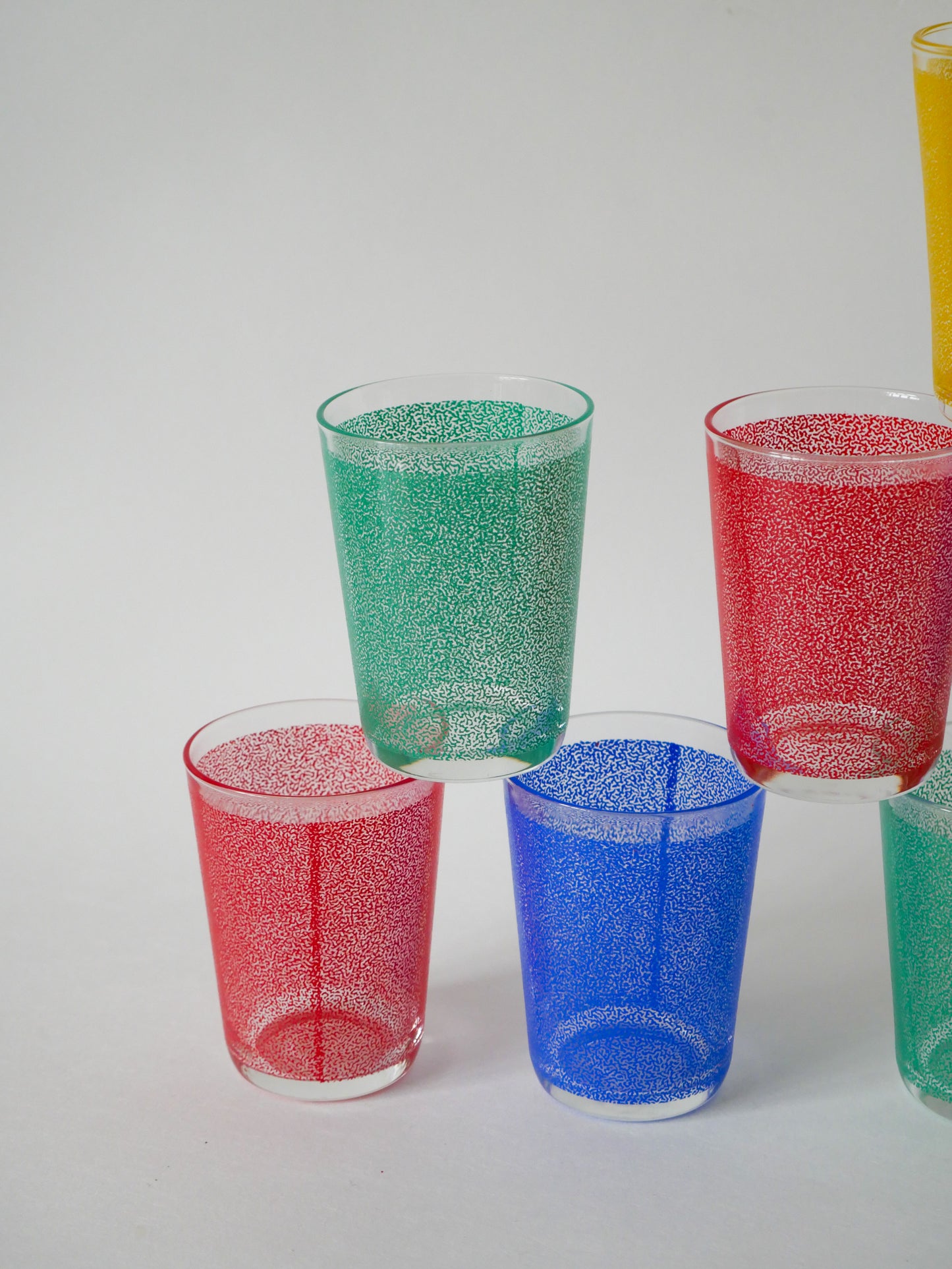 Ensemble de 8 verres à eau, rouge, vert, jaune et bleu, 1970