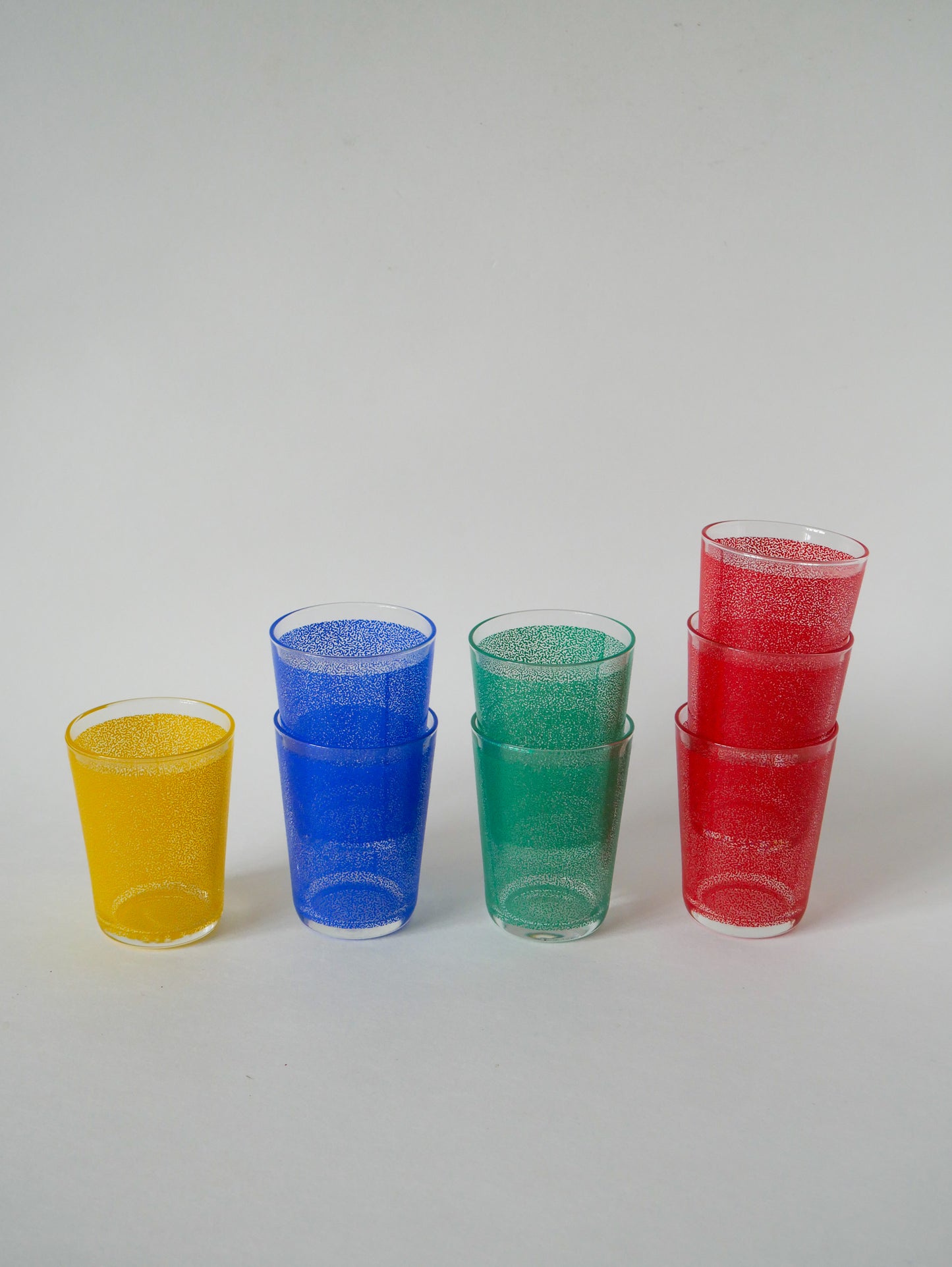 Ensemble de 8 verres à eau, rouge, vert, jaune et bleu, 1970