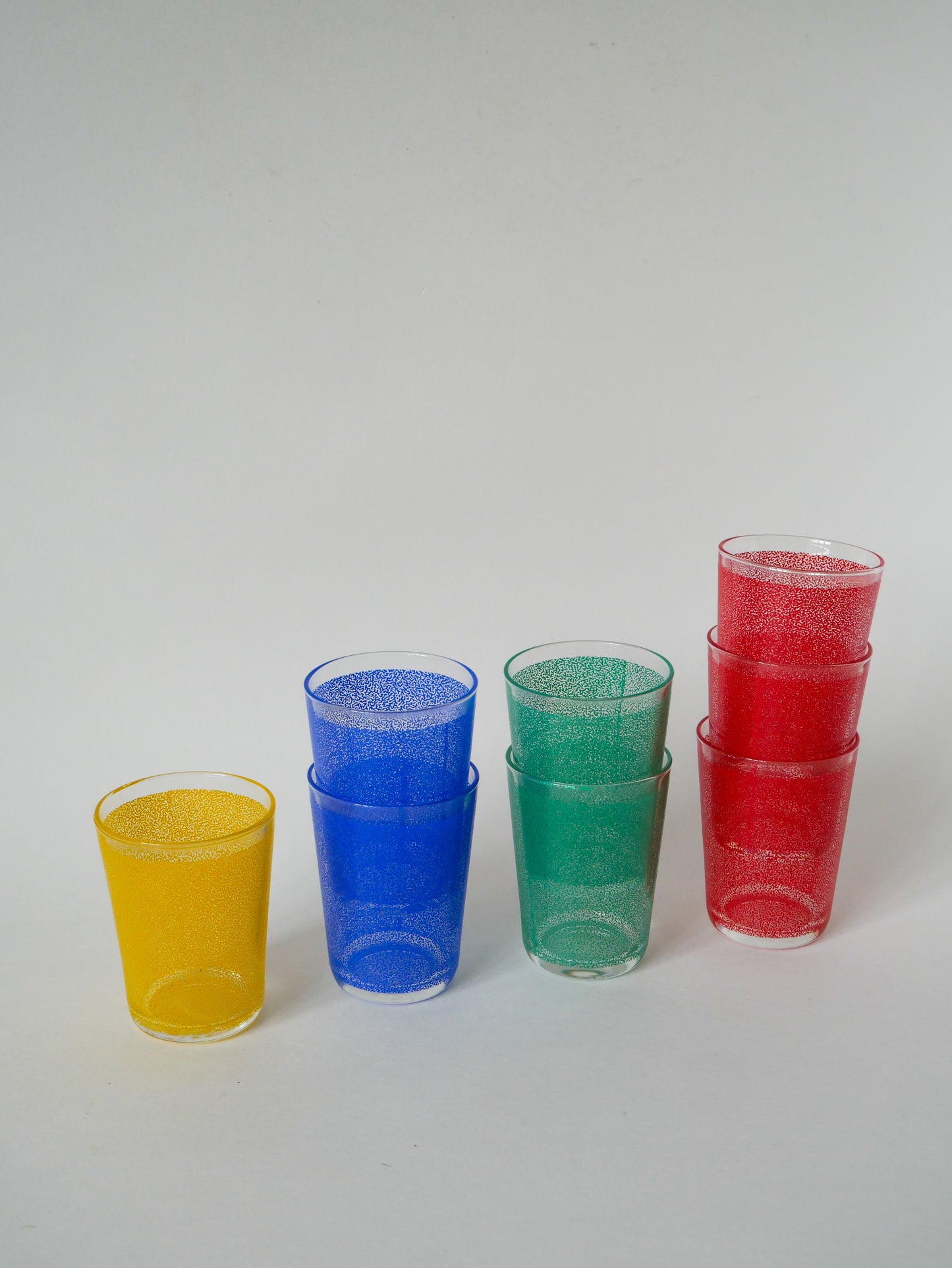 Ensemble de 8 verres à eau, rouge, vert, jaune et bleu, 1970