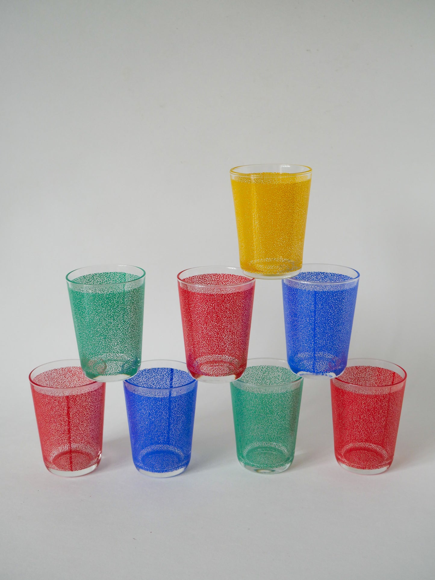 Ensemble de 8 verres à eau, rouge, vert, jaune et bleu, 1970