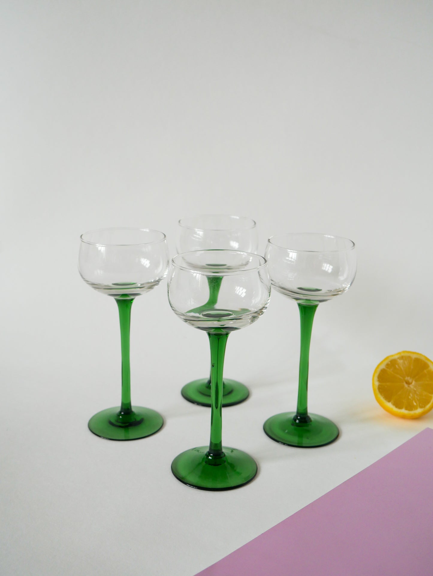 Lot de 4 verres à vin blanc en verre vert, 1970