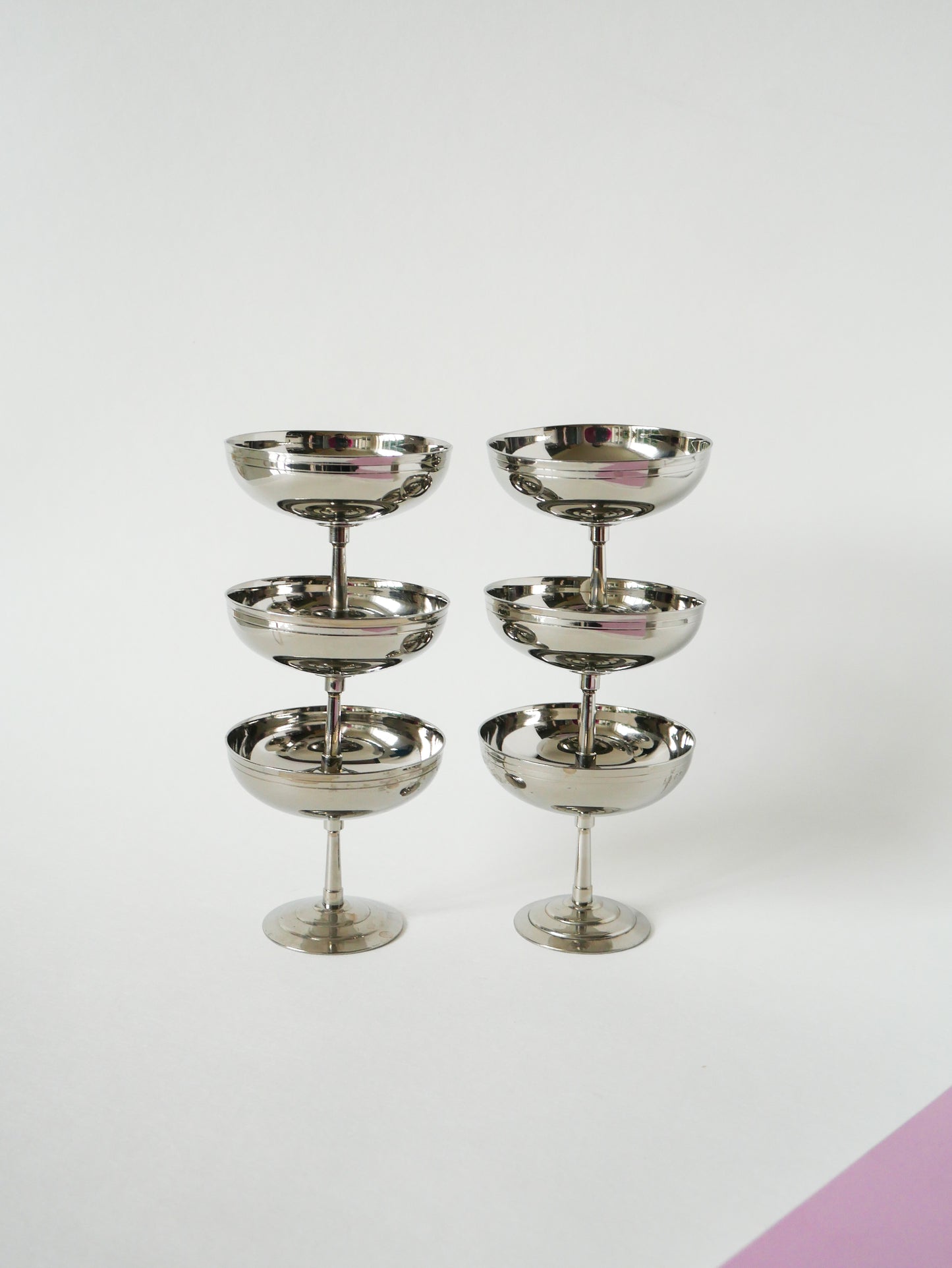 Ensemble de 6 coupes en inox à pieds fin, Design, 1970