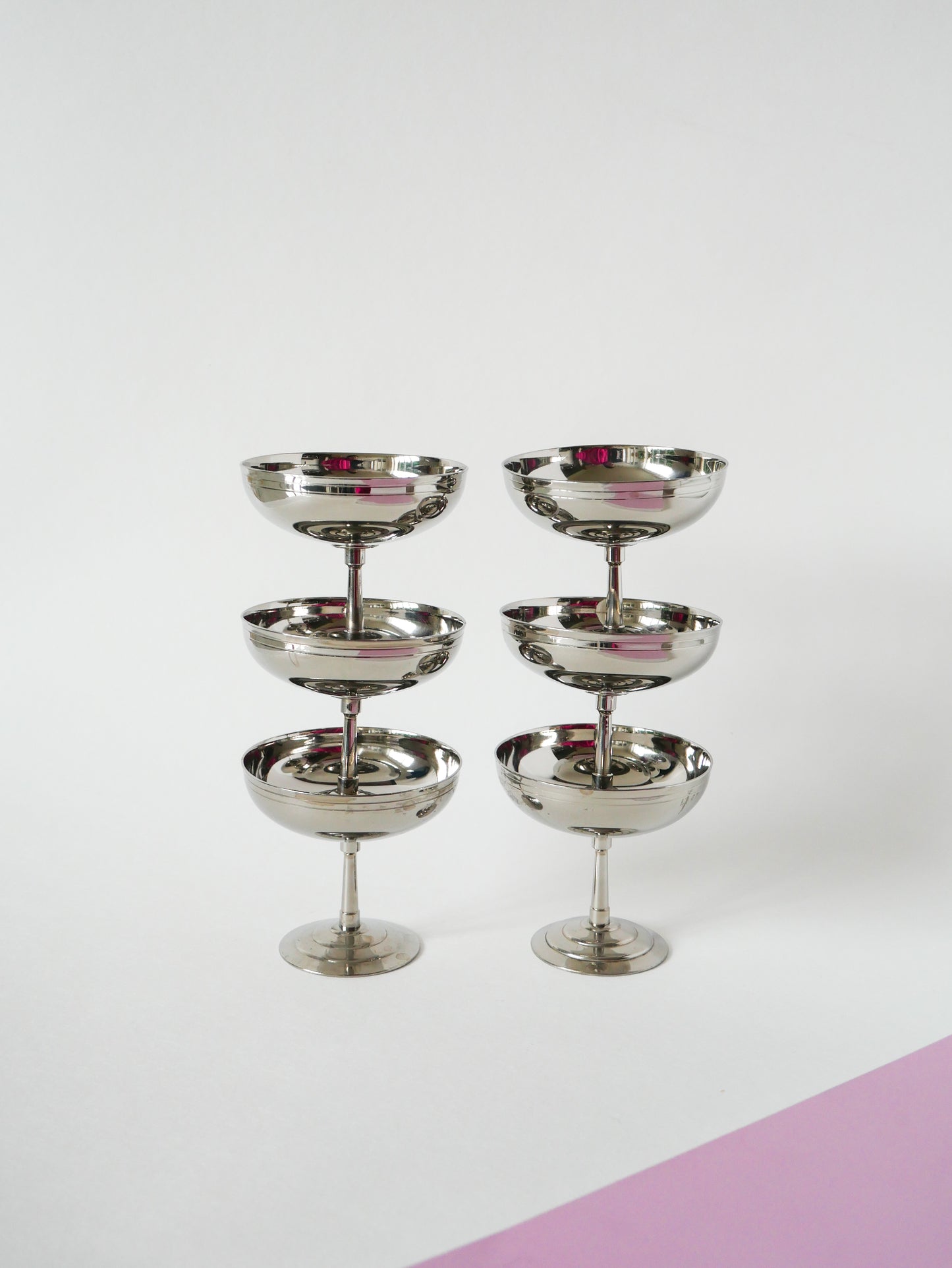 Ensemble de 6 coupes en inox à pieds fin, Design, 1970