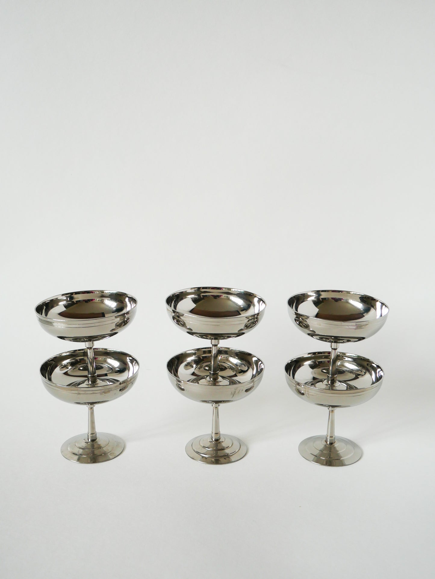 Ensemble de 6 coupes en inox à pieds fin, Design, 1970