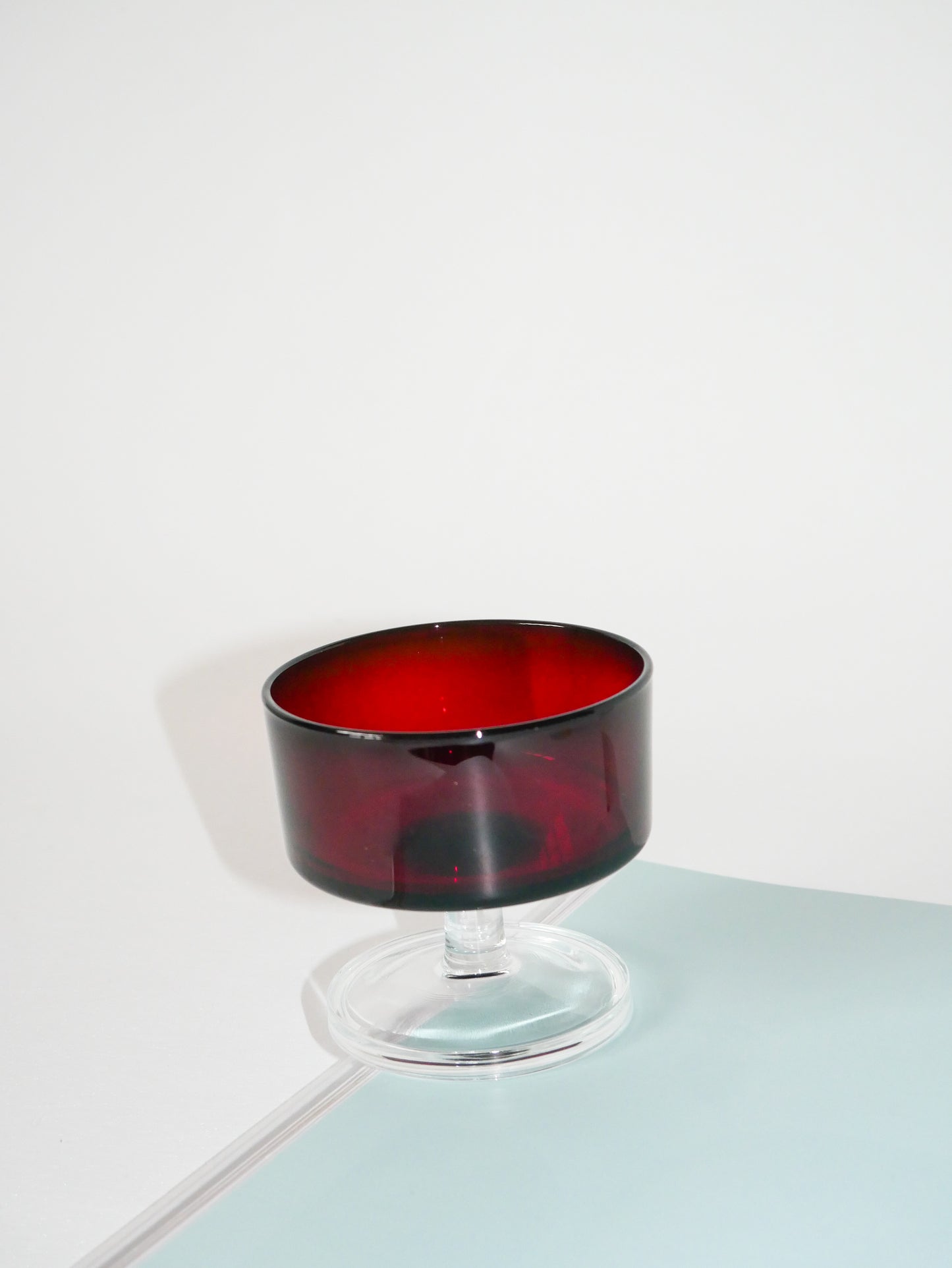 Lot de 6 coupes à champagne en verre bordeaux, Design, 1970