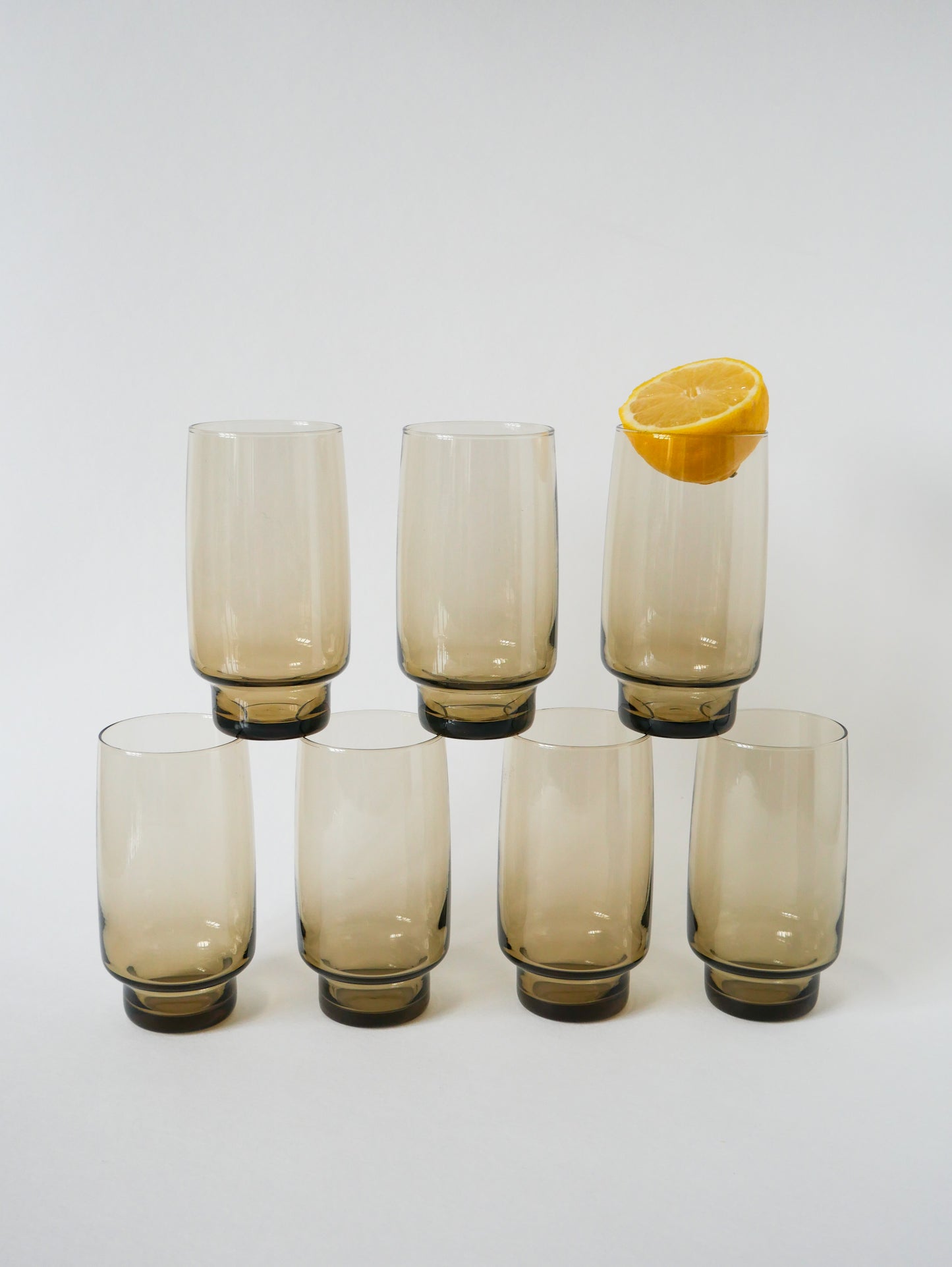 Lot de 7 verres Long Drink en verre fumé, Design, 1970