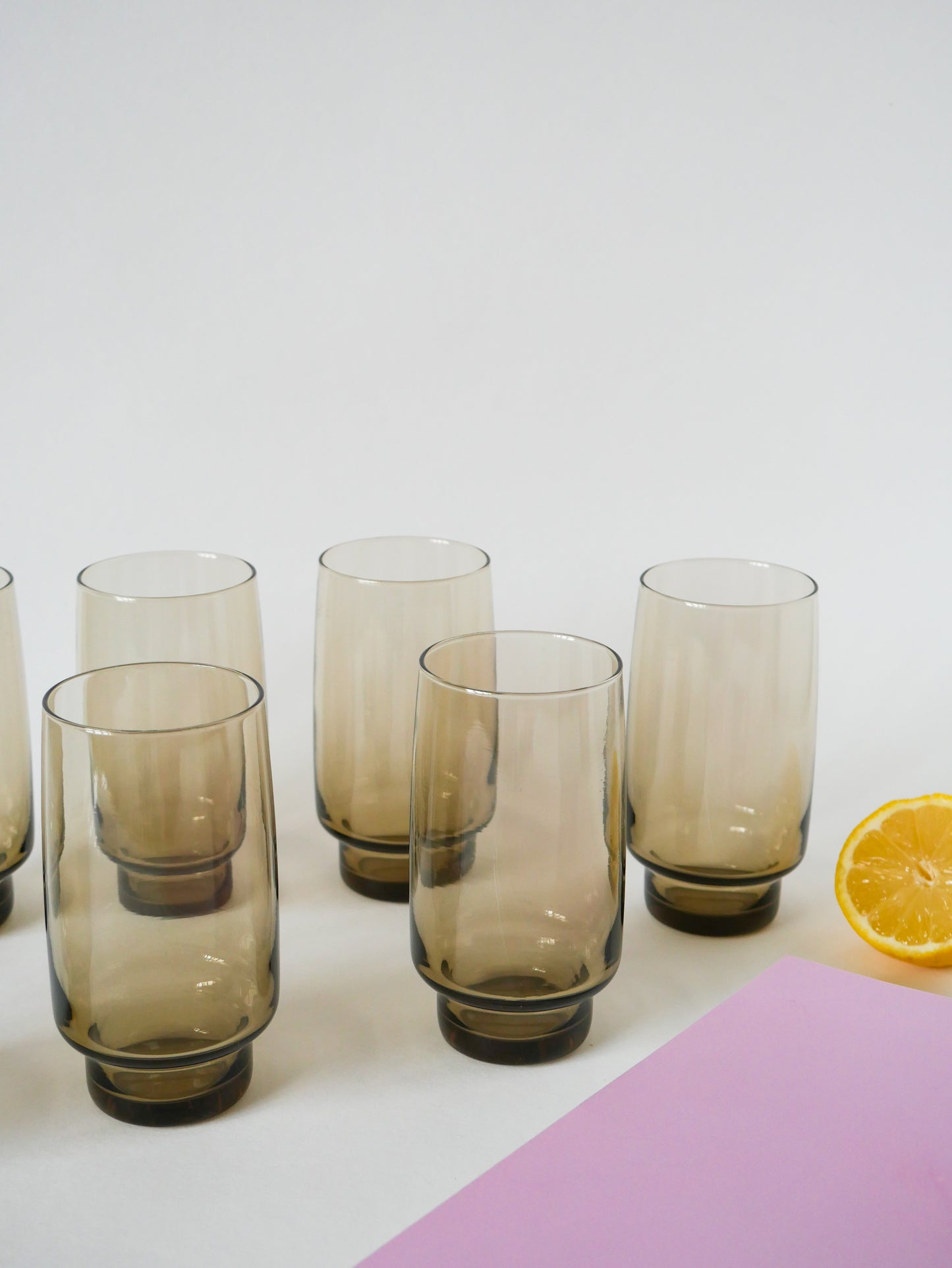 Lot de 7 verres Long Drink en verre fumé, Design, 1970