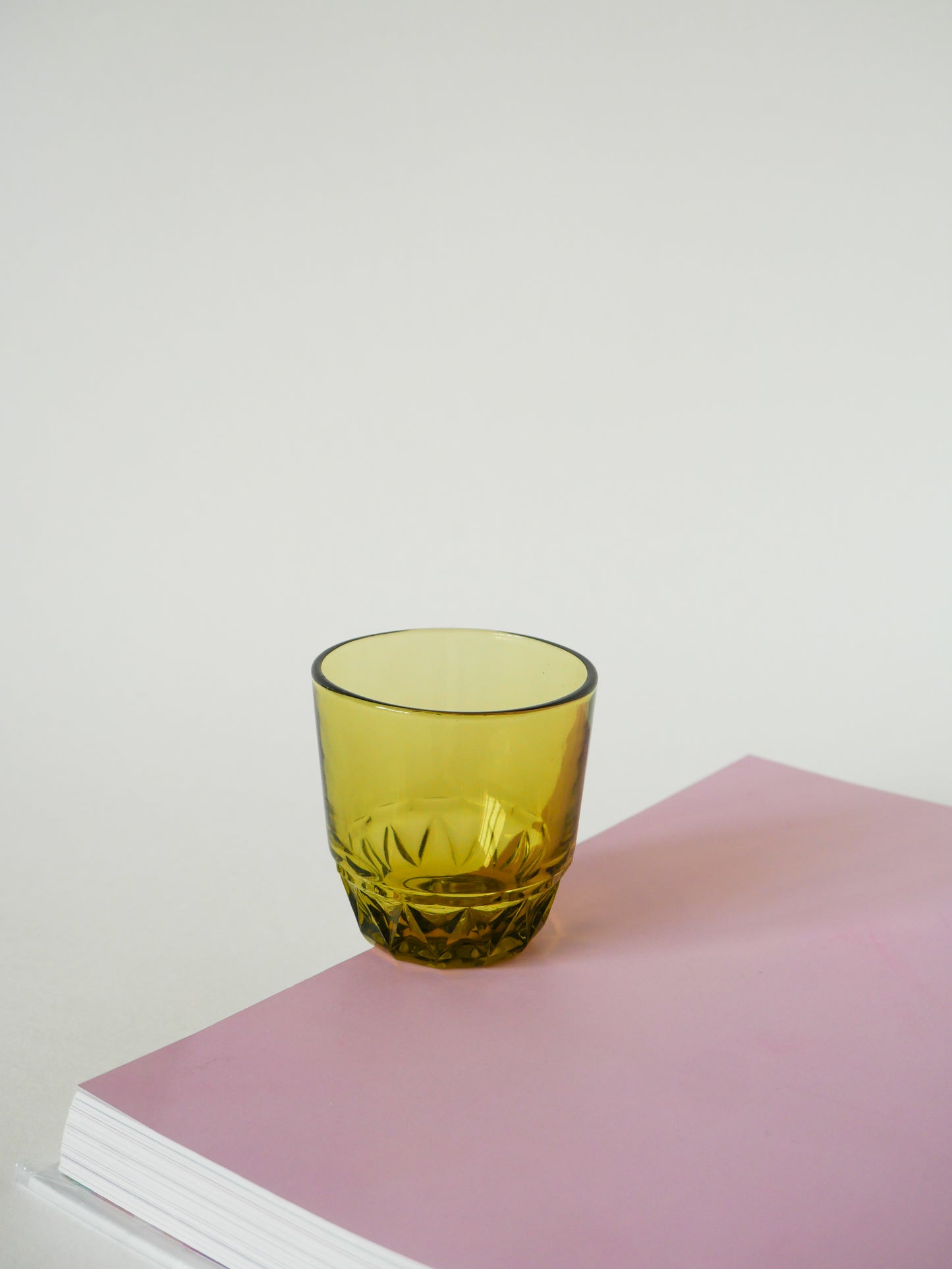 Lot de 5 verres à eau en verre vert facettés, 1970