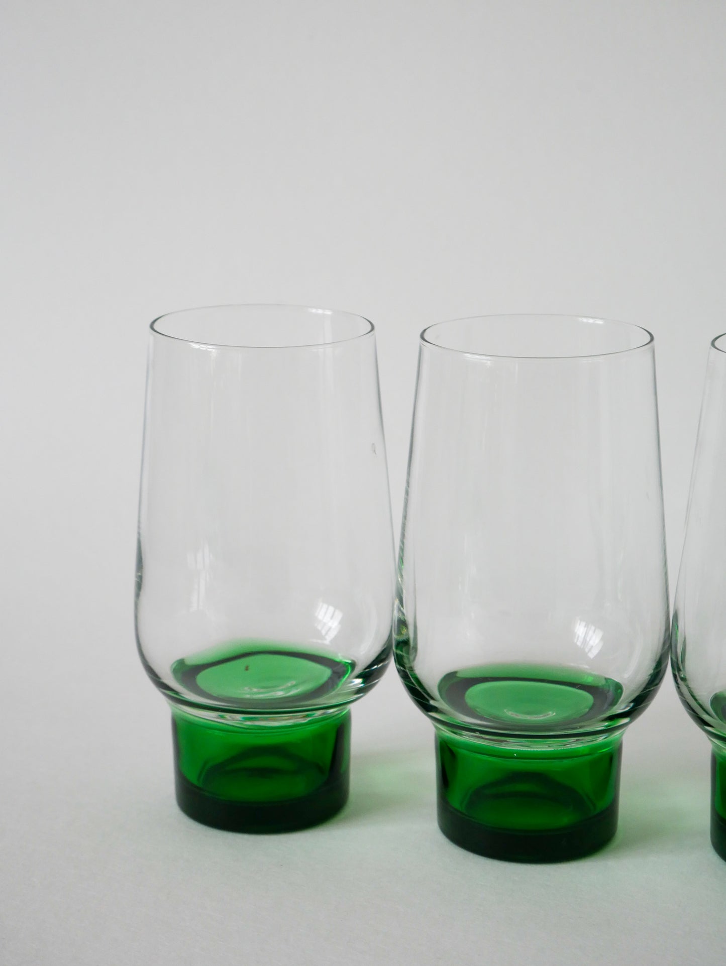 Lot de 5 verres Long Drink Design à pieds vert, 1970