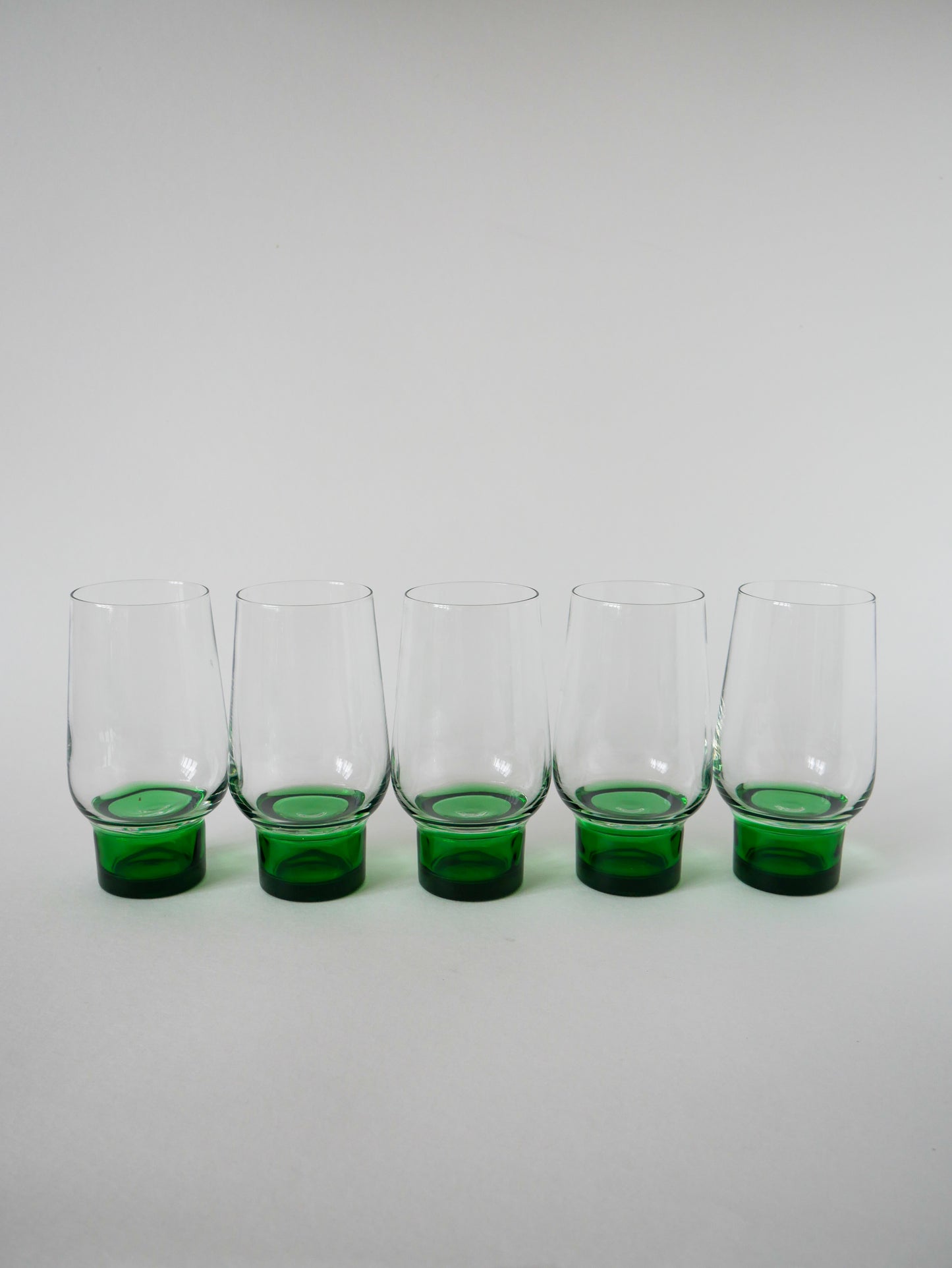 Lot de 5 verres Long Drink Design à pieds vert, 1970