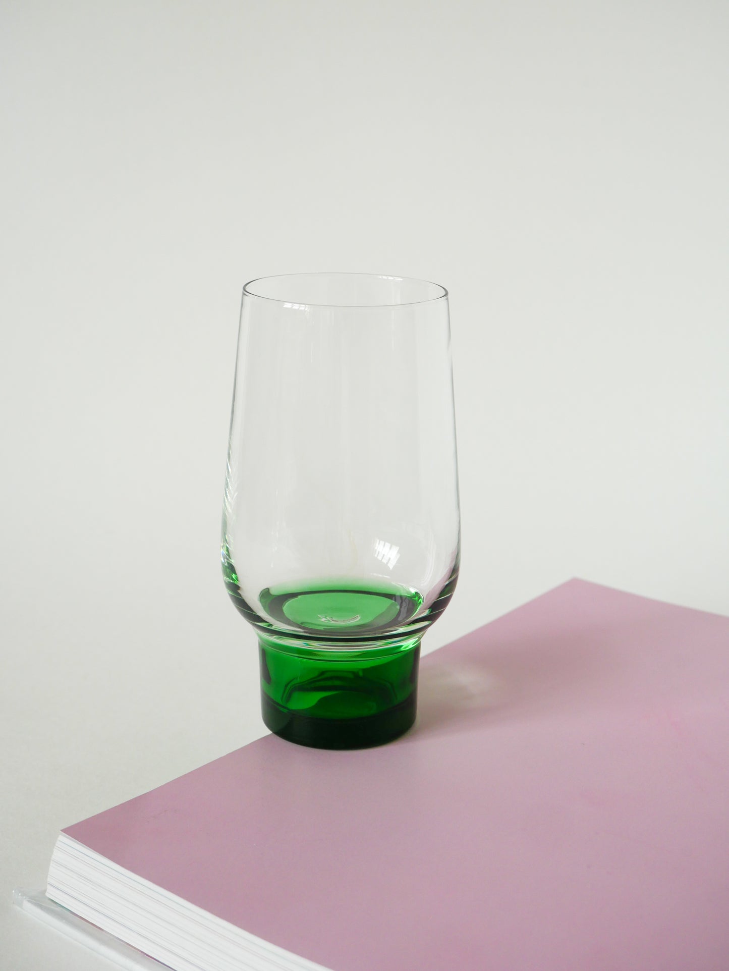 Lot de 5 verres Long Drink Design à pieds vert, 1970