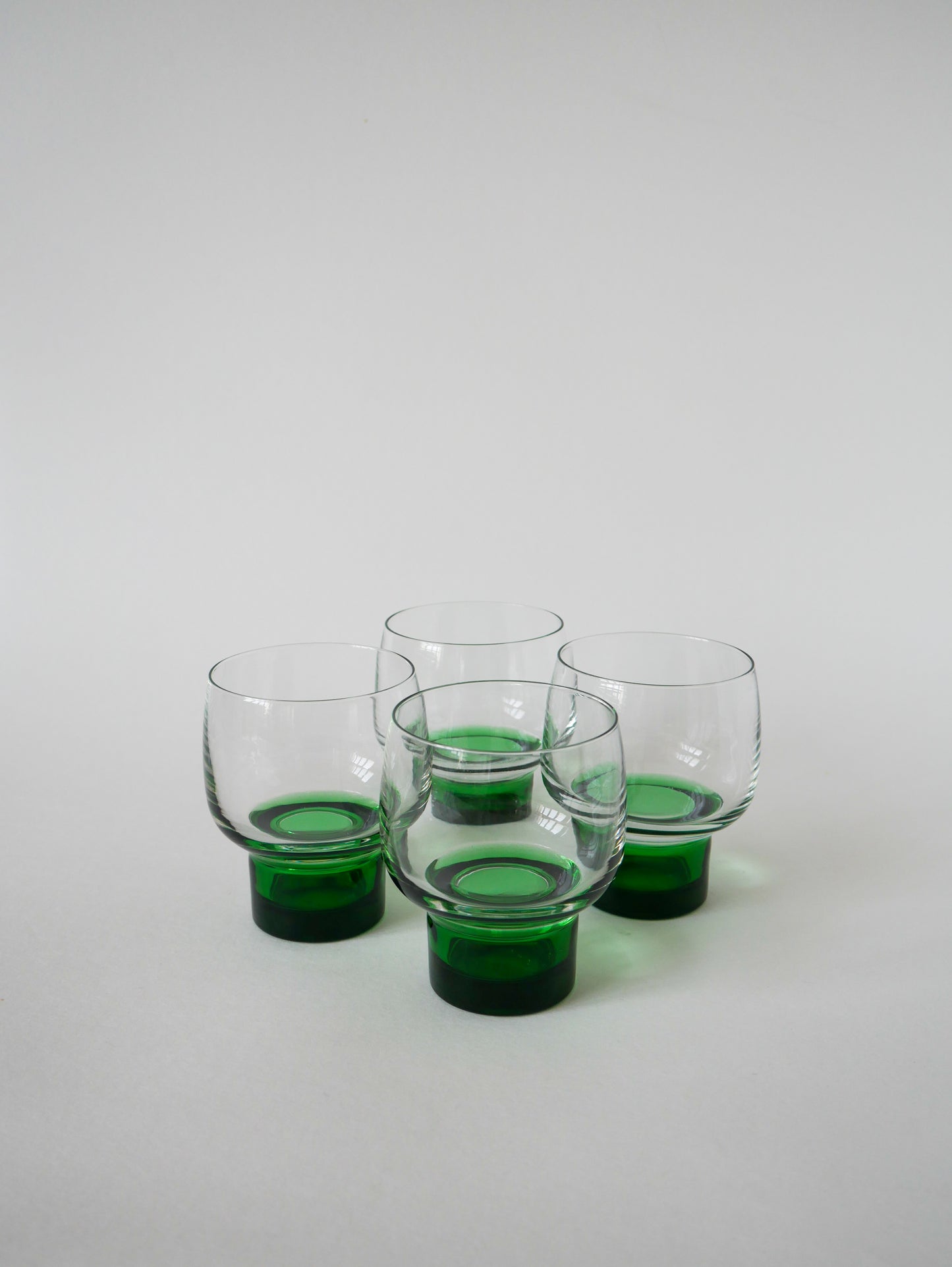 Lot de 4 grands verres à vin Design à pieds vert, 1970